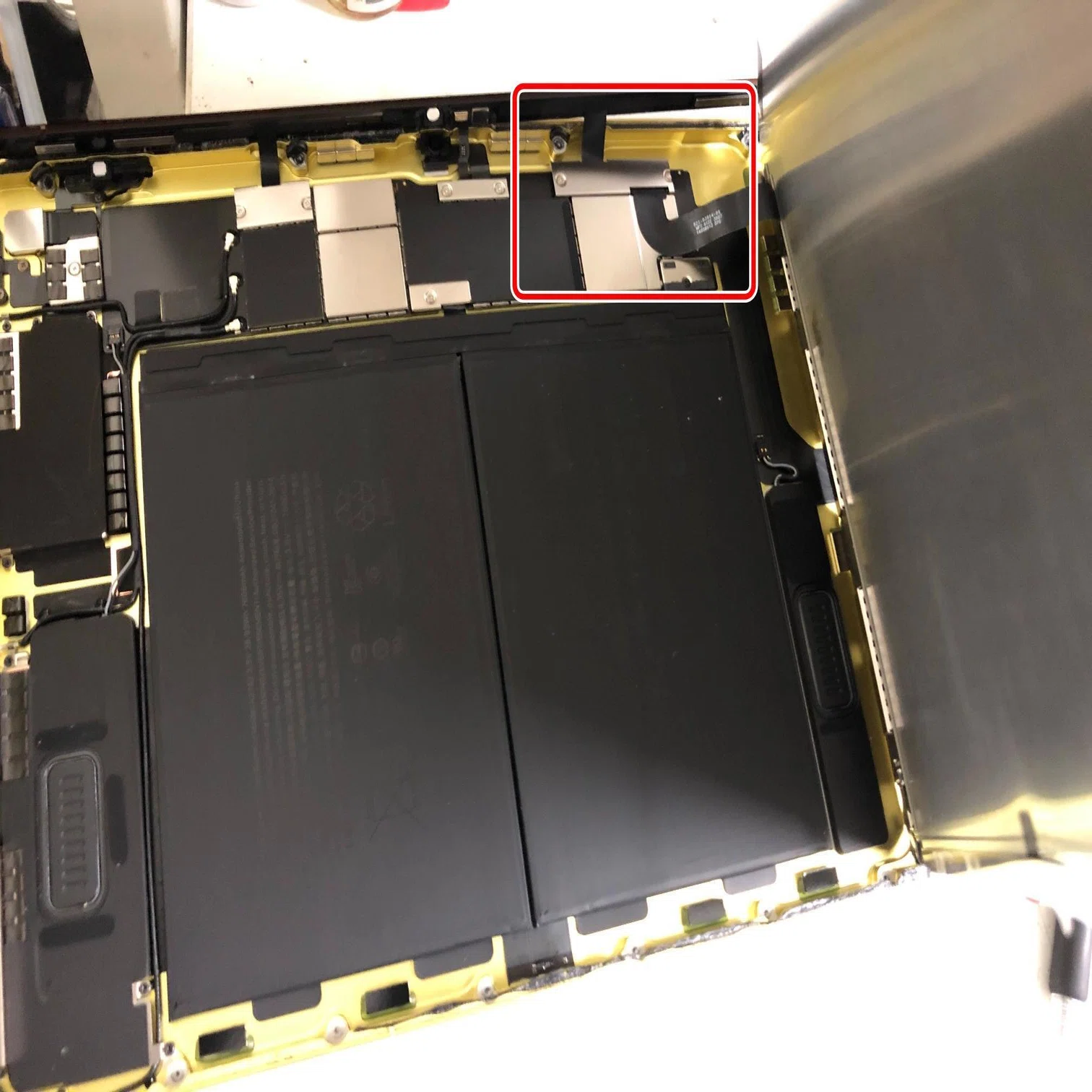 iPad第10世代の液晶画面交換で液漏れが改善！操作出来ない故障でお困り 