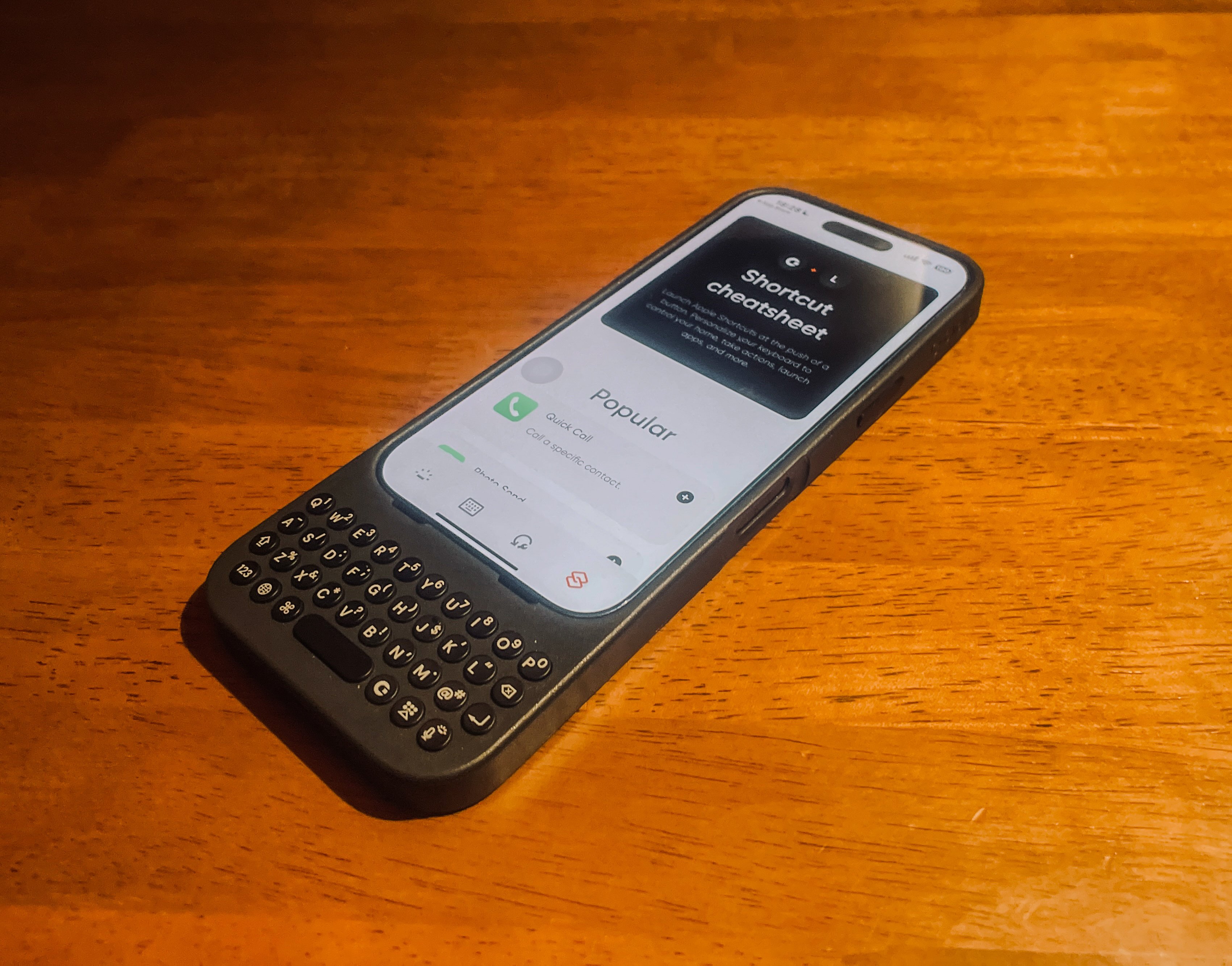 iPhone 16Pro・Pro Max の“最強!?”アクセサリ】 「BlackBerry iPhone 16Pro・Pro Max の“最強!?”アクセサリ】 「BlackBerry