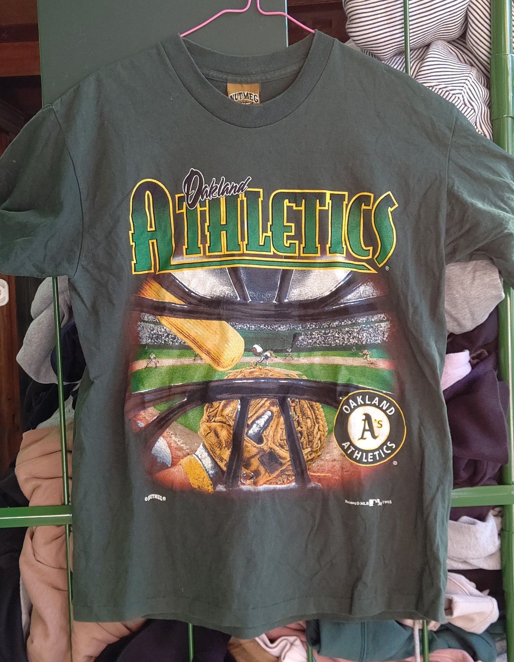 NUTMEG製⚾MLB🌎オークランド🐘アスレチックスのTシャツを