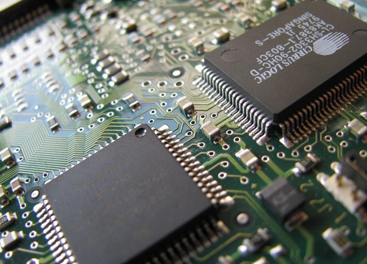 次世代デバイス】ナノカーボンの応用！グラフェン半導体の完全解説｜あろう