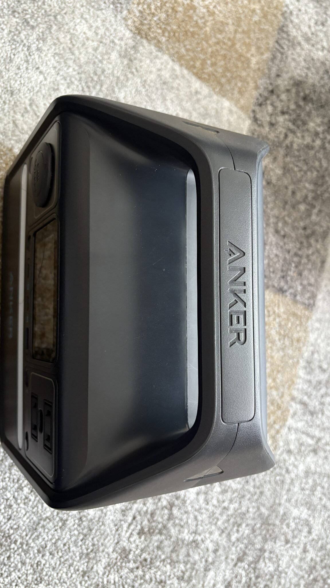 ポータブル電源】ベランダ発電から防災まで、1年間使用して分かった