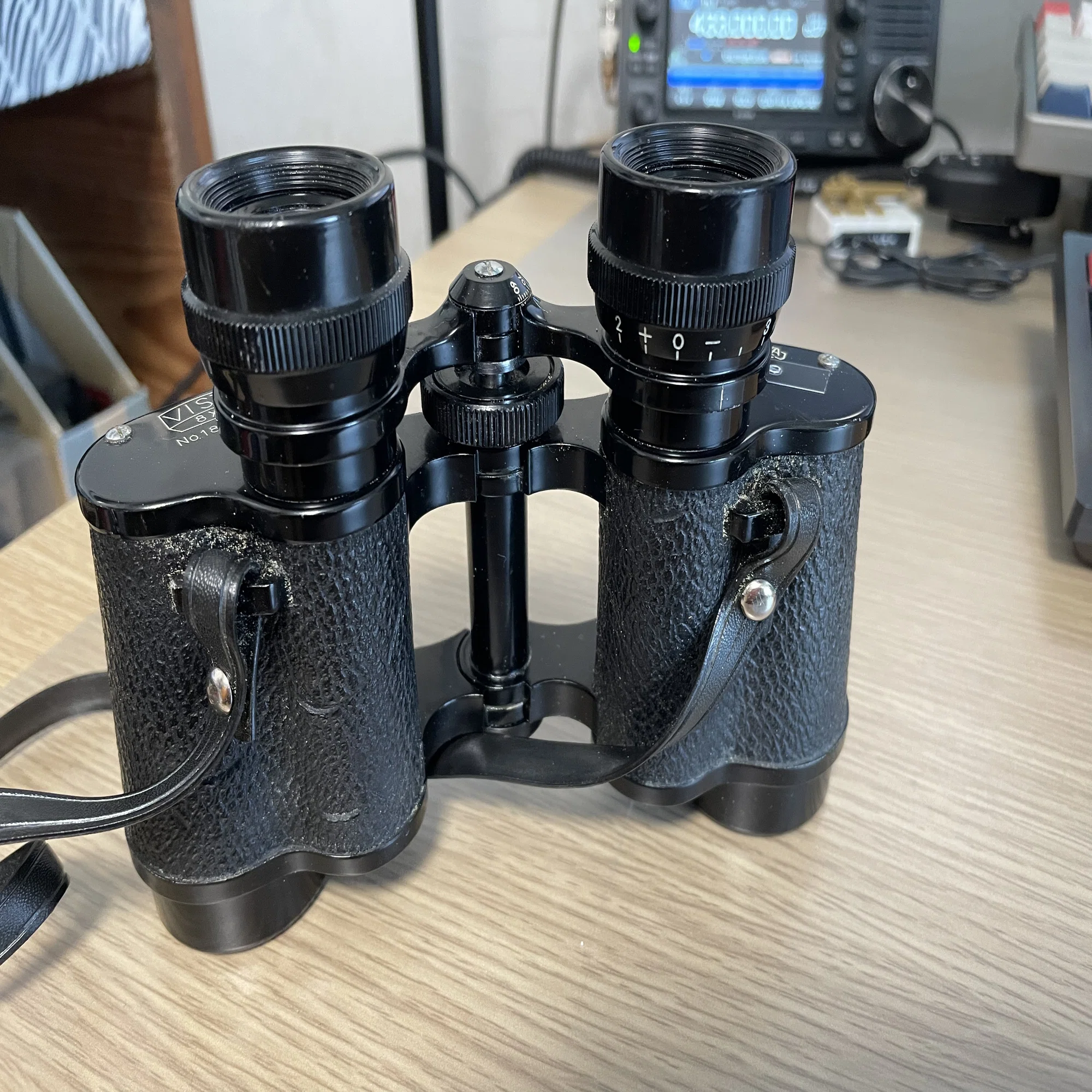 OKAYA Optic VISTA 8x30双眼鏡｜Akio van der Meer