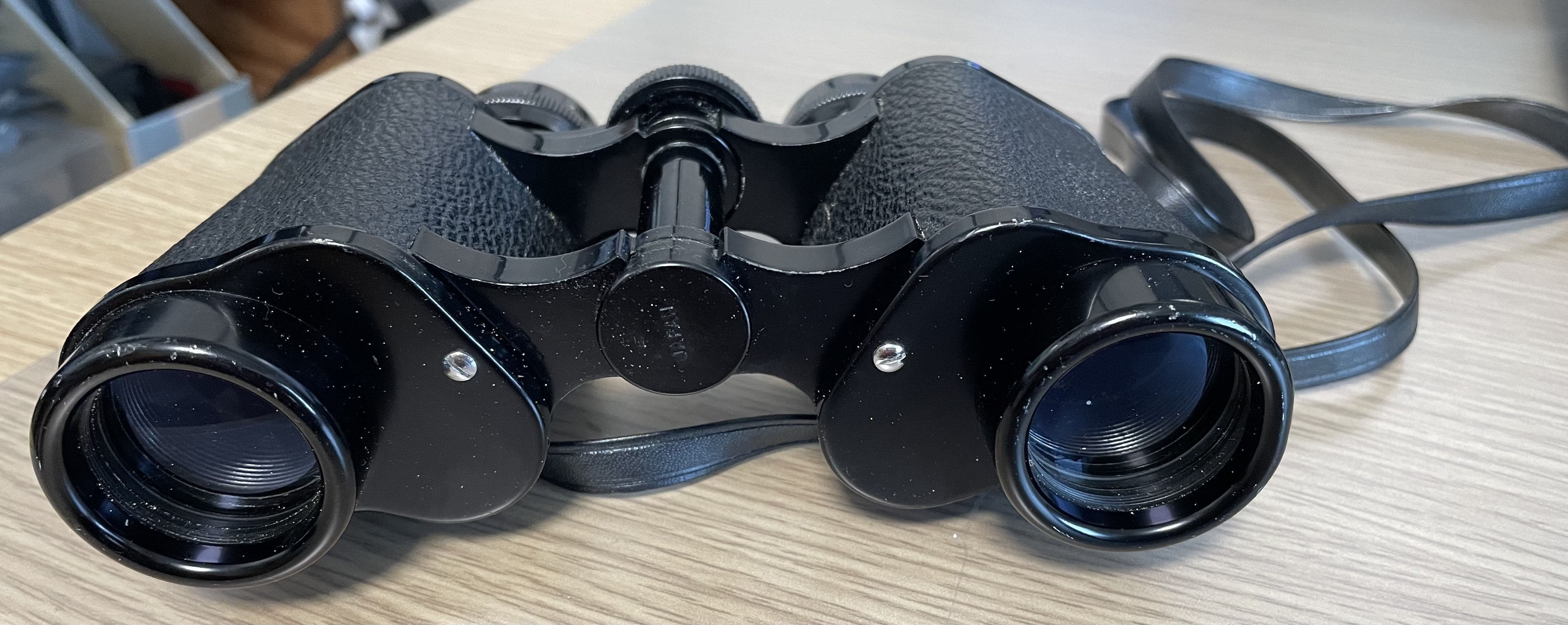 OKAYA Optic VISTA 8x30双眼鏡｜Akio van der Meer