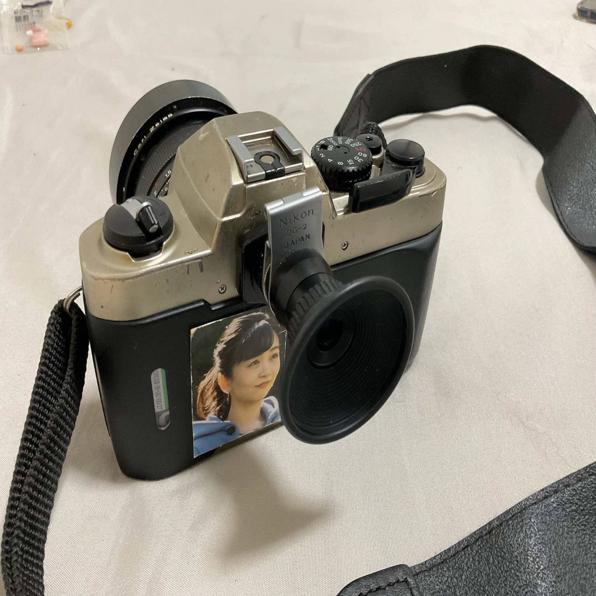 彼女の娘だった娘とおソロのフィルム一眼レフカメラ Nikon FM10レンズ 