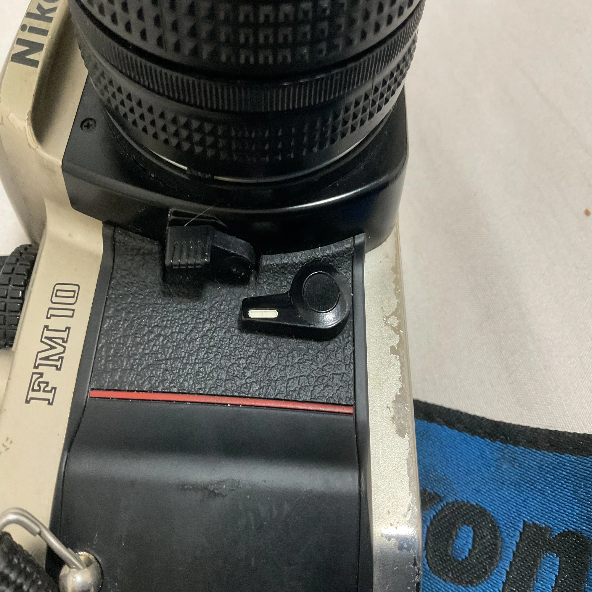 彼女の娘だった娘とおソロのフィルム一眼レフカメラ Nikon FM10レンズ 