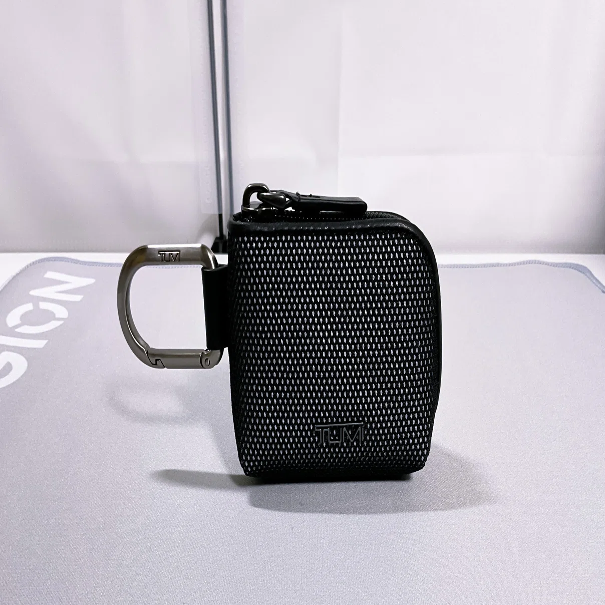 TUMI】 「エクストラ・スモール・ポーチ」レビュー 【ワイヤレス 