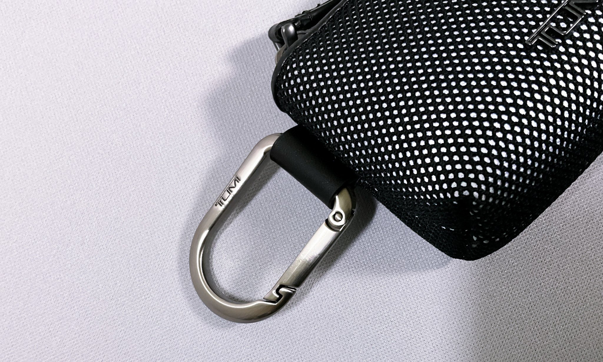 TUMI】 「エクストラ・スモール・ポーチ」レビュー 【ワイヤレス