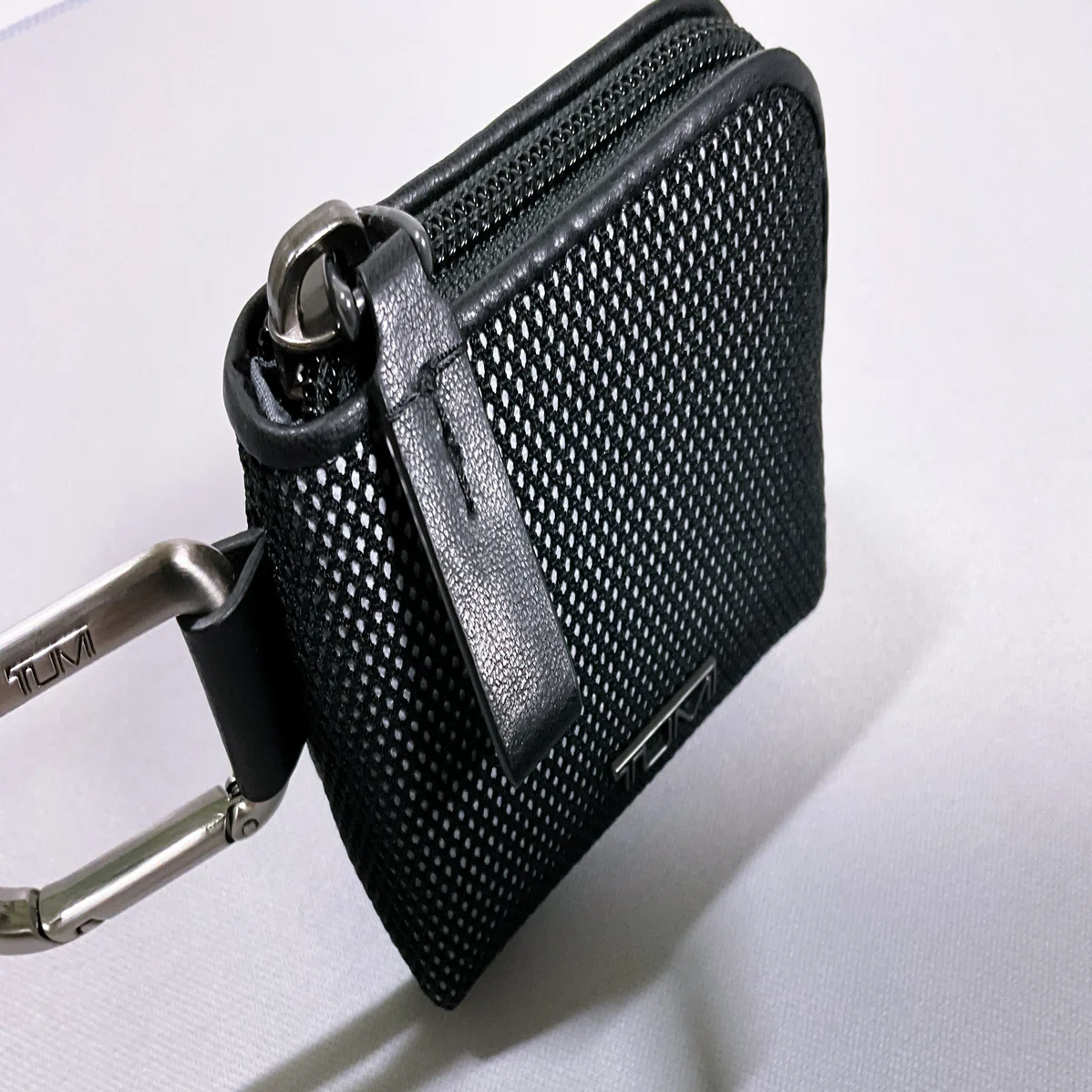 TUMI】 「エクストラ・スモール・ポーチ」レビュー 【ワイヤレス 
