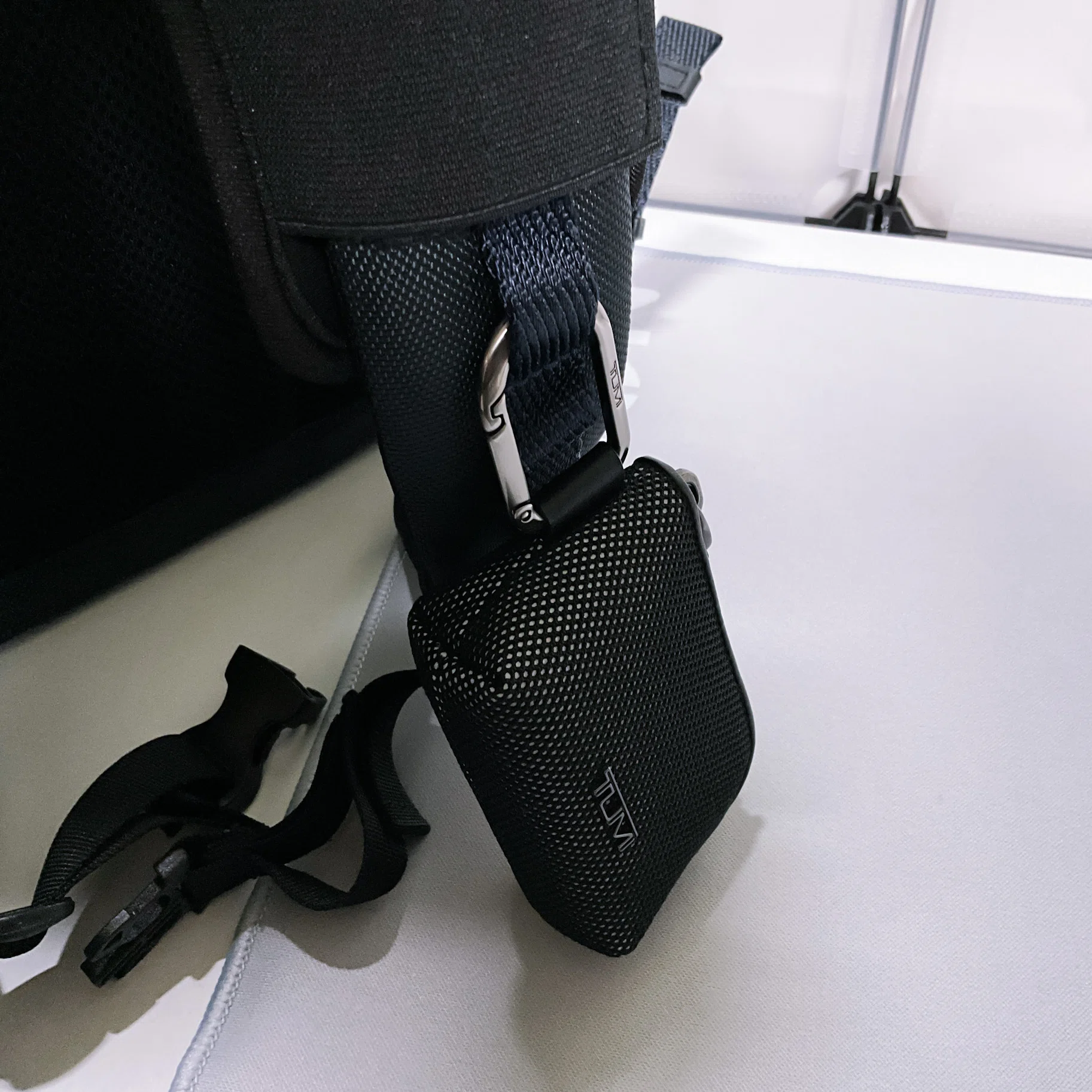 TUMI】 「エクストラ・スモール・ポーチ」レビュー 【ワイヤレス 