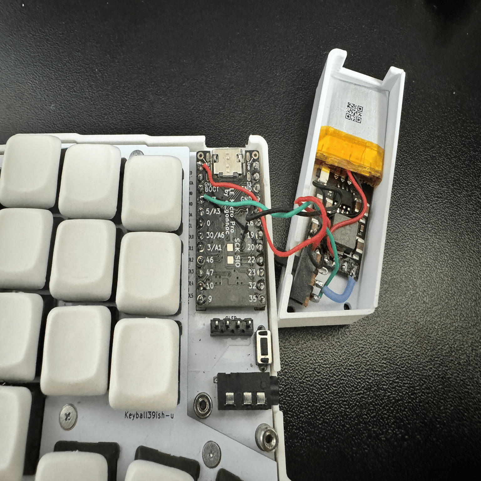 Keyballの無線化が大変だった話（ハードウェア編）｜RaZiLy