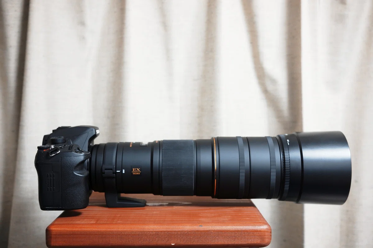 シグマ 70-200mm 2.8 APO HSM EX IF 持と SAマウントレンズ
