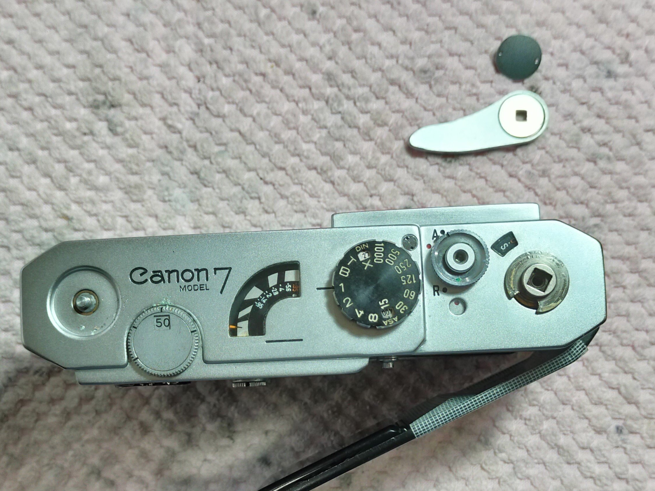 Canon 7 レンジファインダーの分解|フィルムカメラ修理のアクア Canon 7 レンジファインダーの分解|フィルムカメラ修理のアクア