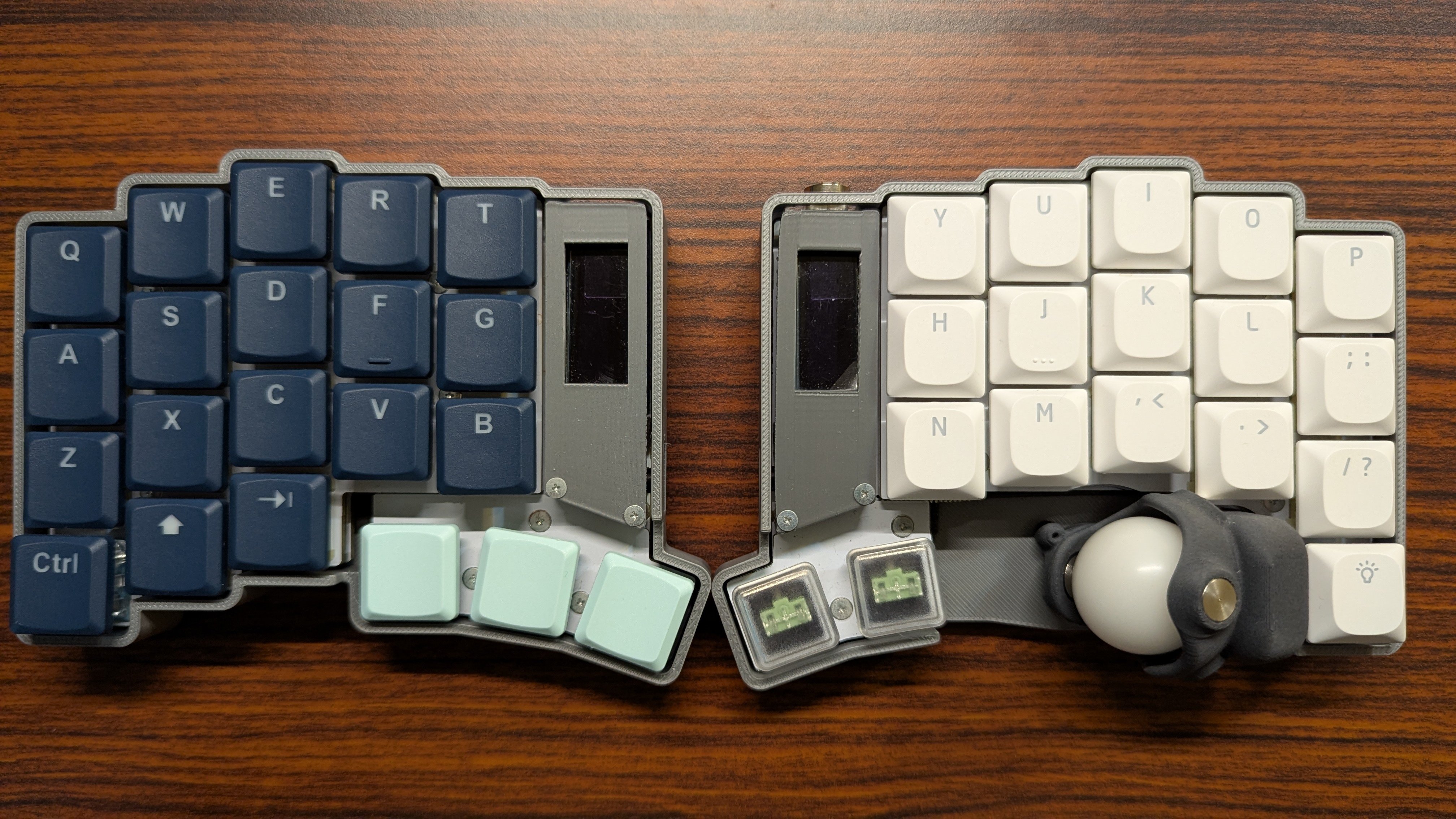 Keyball39 に Tai-Hao のキーキャップとボールスライダー式 Keyball39 に Tai-Hao のキーキャップとボールスライダー式