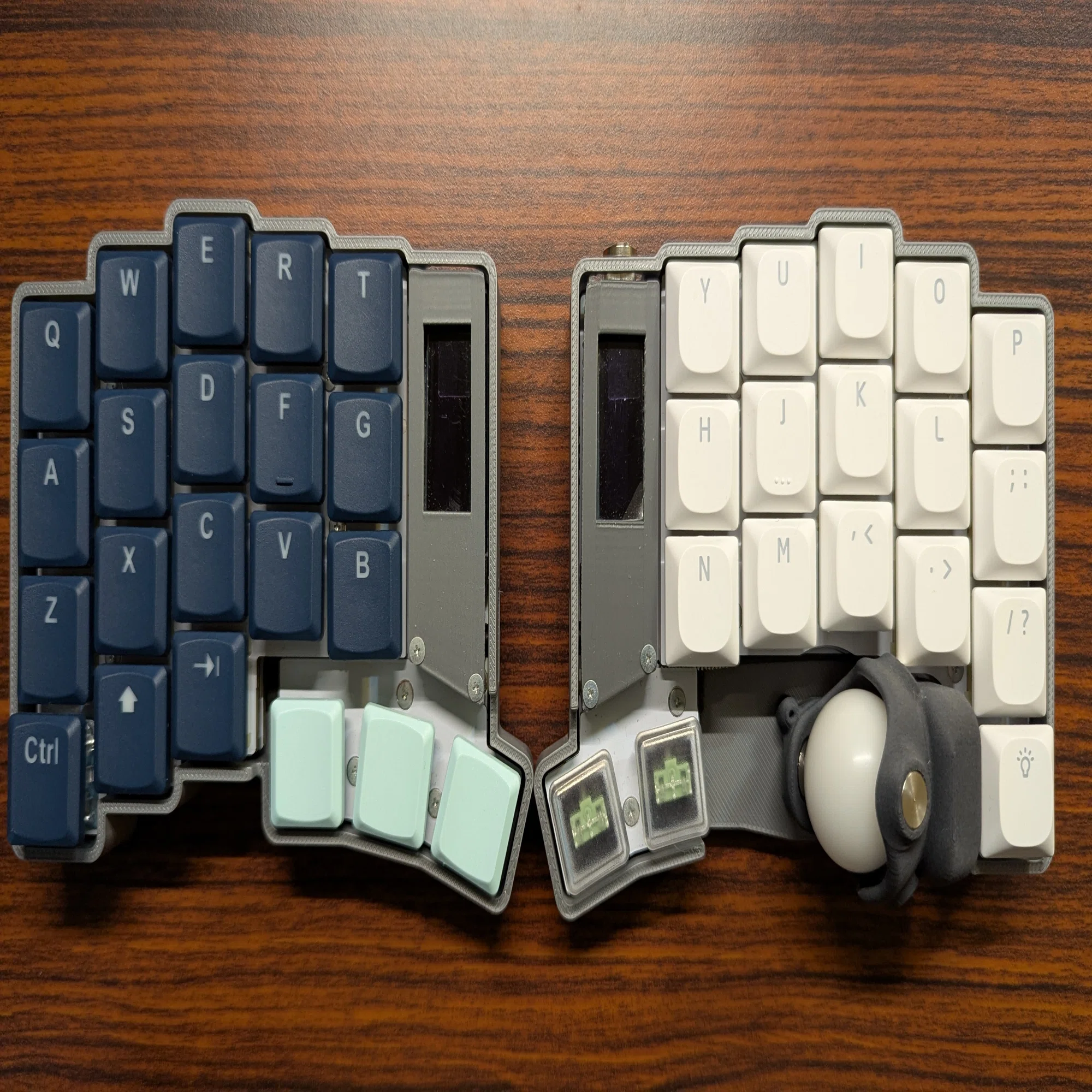 Keyball39 に Tai-Hao のキーキャップとボールスライダー式トラック 