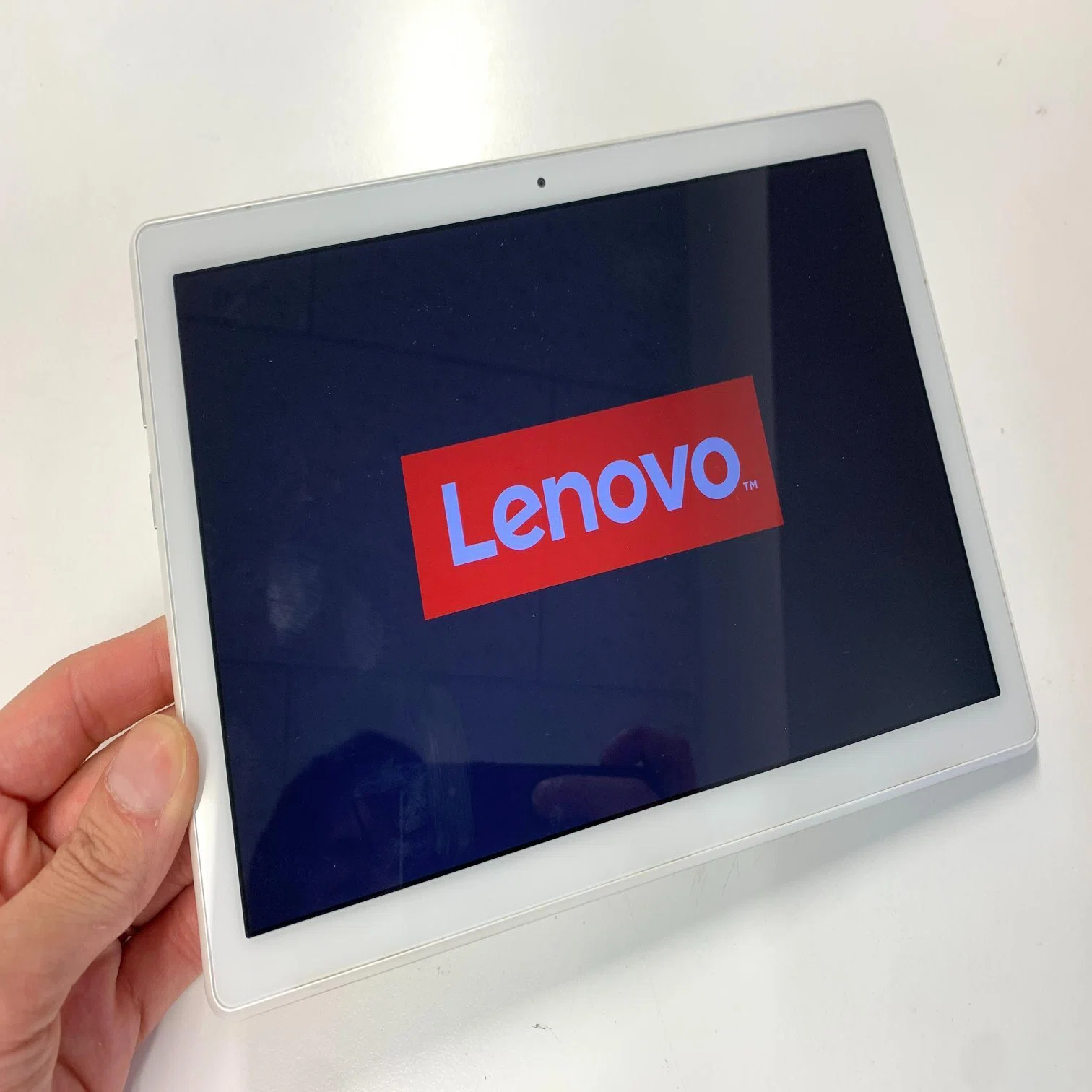 Lenovo TAB5のバッテリー交換で電池持ちが改善！まだまだ使えるので 