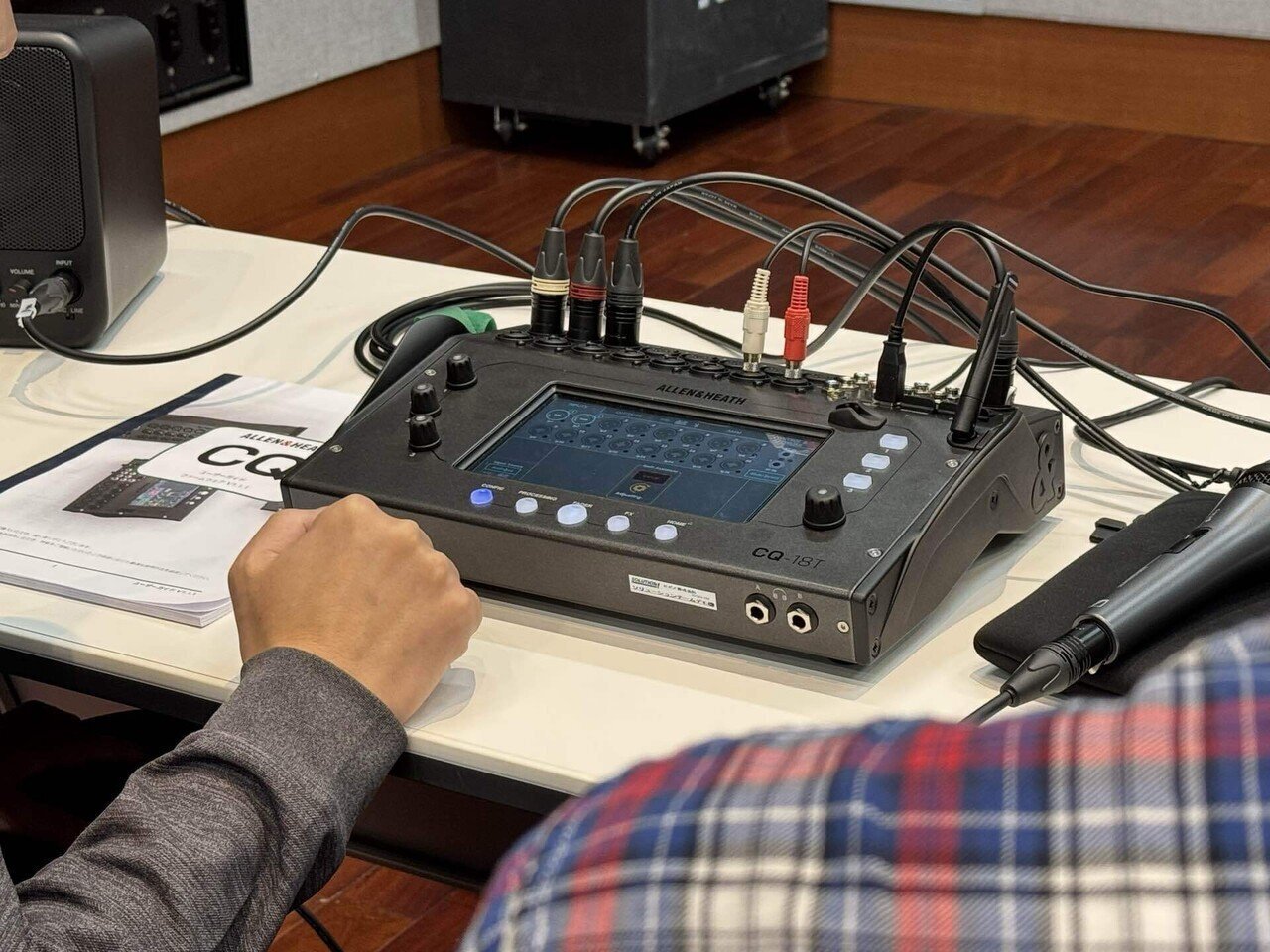デジタルミキサー ALLEN&HEATH CQ-18T Allen & Heath CQ-18T 16-channel Digital Mixer | Sweetwater