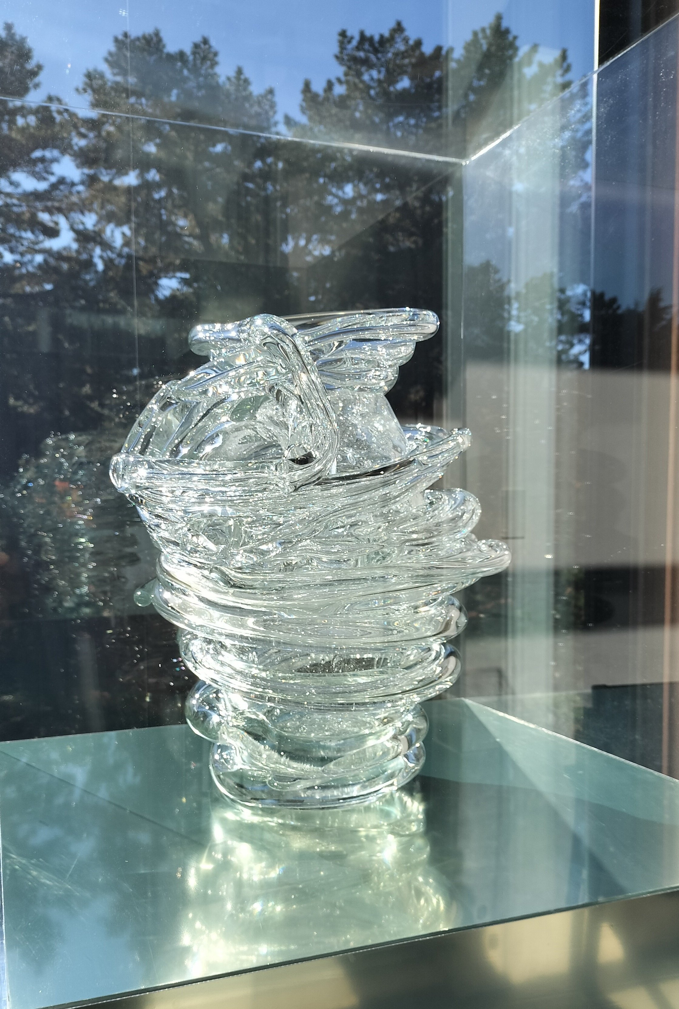 東京都庭園美術館 鉄とガラスと光と｜エト