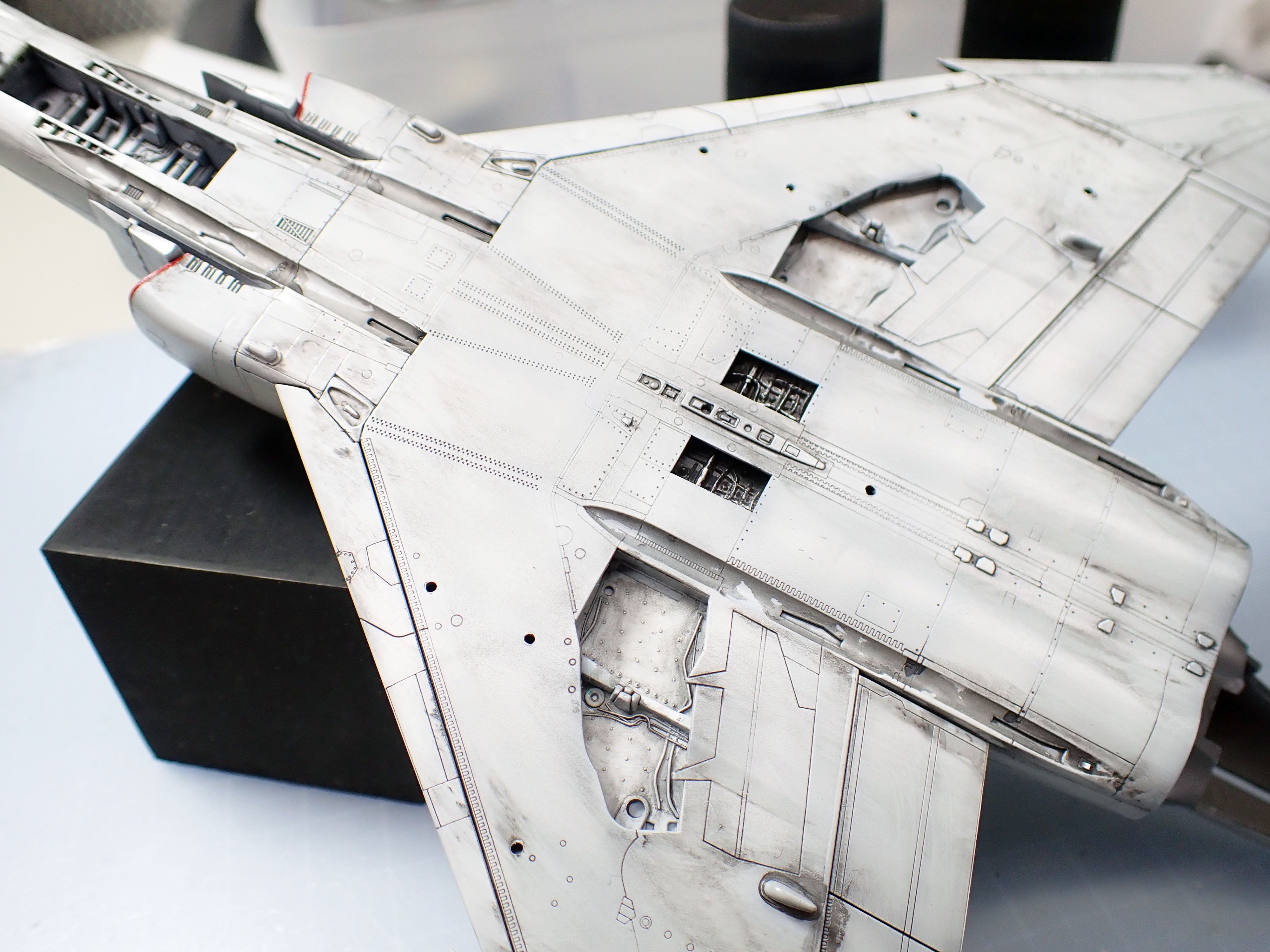 悩んだら写真を撮れ！：飛行機プラモ1/72 F-4J ファントム（中編