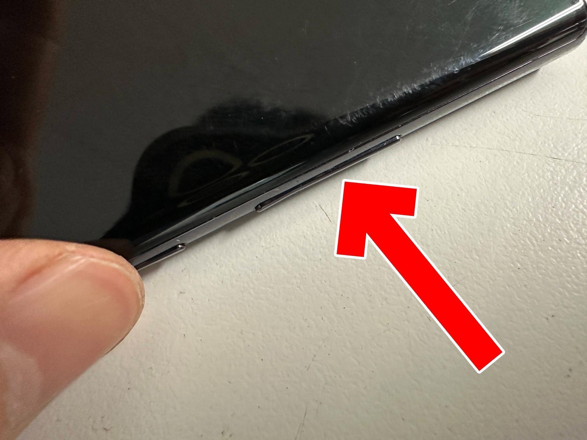 Galaxy S22 Ultraの音量ボタンが凹んでセーフモードが解除できない