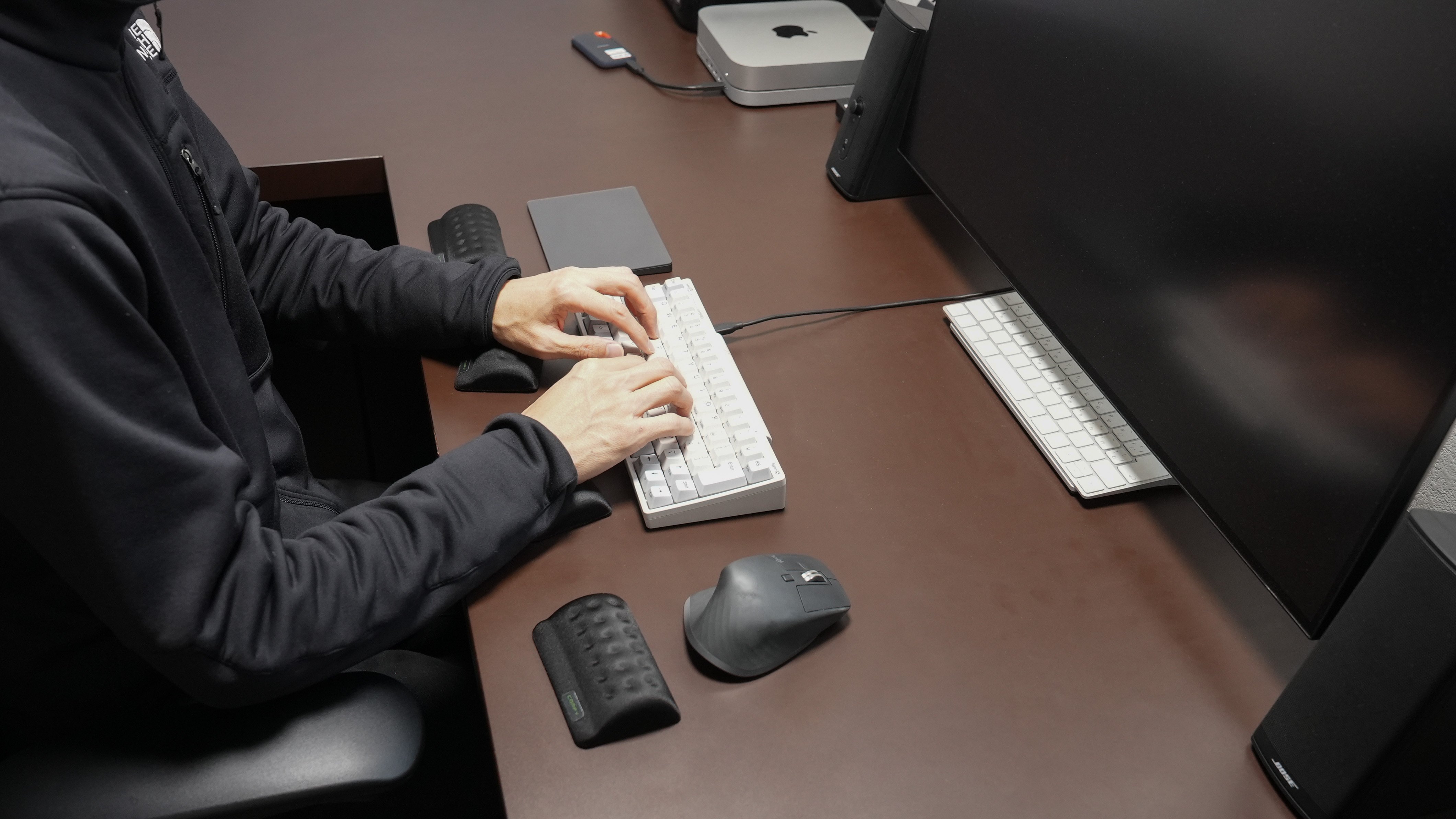 同時使いが便利 / Magic Trackpad & Logicool MX MASTER 3|chiba 同時使いが便利 / Magic Trackpad & Logicool MX MASTER 3|chiba
