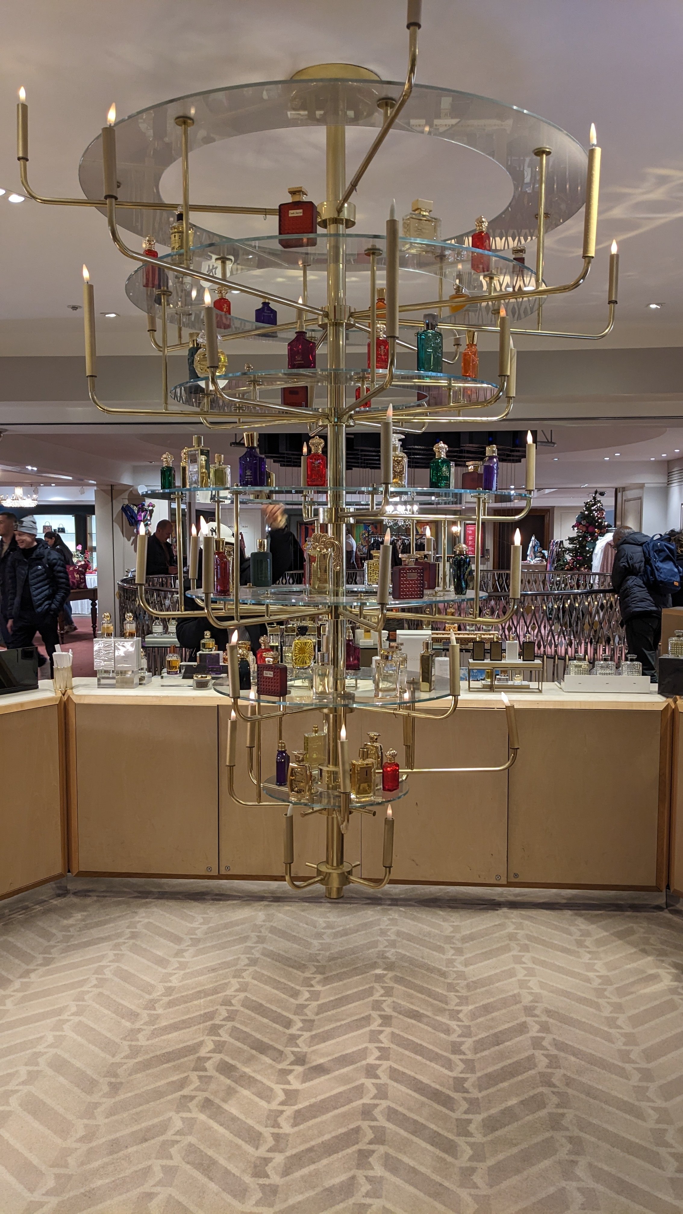 クリスマス商戦ど真ん中のFORTNUM & MAISON(フォートナム クリスマス商戦ど真ん中のFORTNUM & MAISON(フォートナム