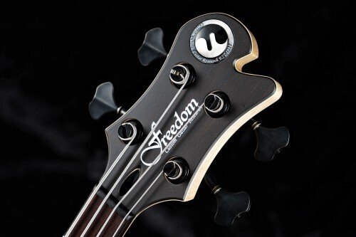 自然と技術の美しき融合 ( Part.2 )｜Freedom Custom Guitar Research