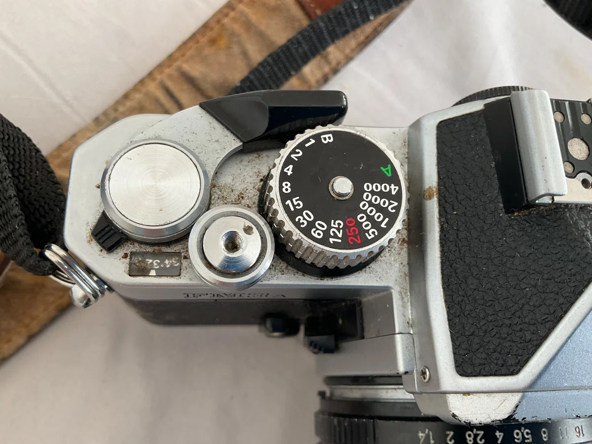 今日まで値下げ中】NIKON FM3A 擦りむき レンズ付き