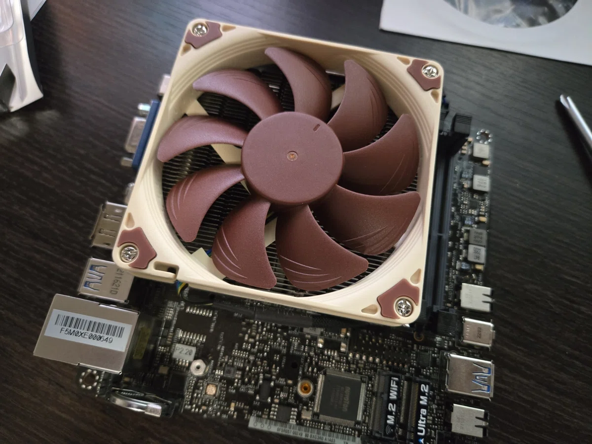 特価のASRock DeskMini H470でリビングPCを組む｜みけねこ！ワークス