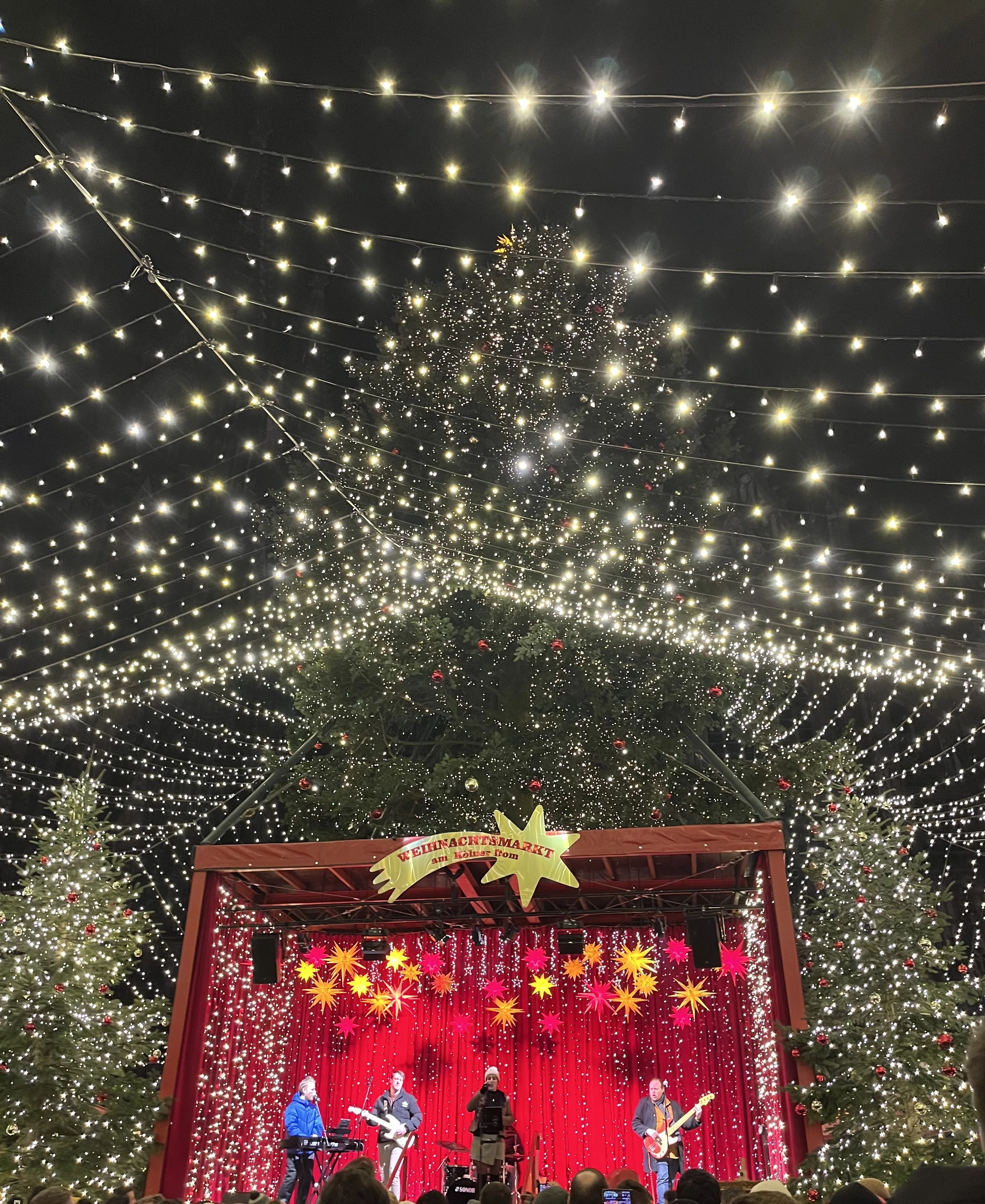 🇩🇪【ドイツ旅行】本場ケルンのクリスマスマーケット｜flores