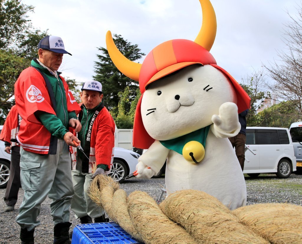 にゃんこ先生伊勢しめ縄 しめ縄仕上げ、鏡餅つき＆振る舞いきな粉もち、翠香流 新年の