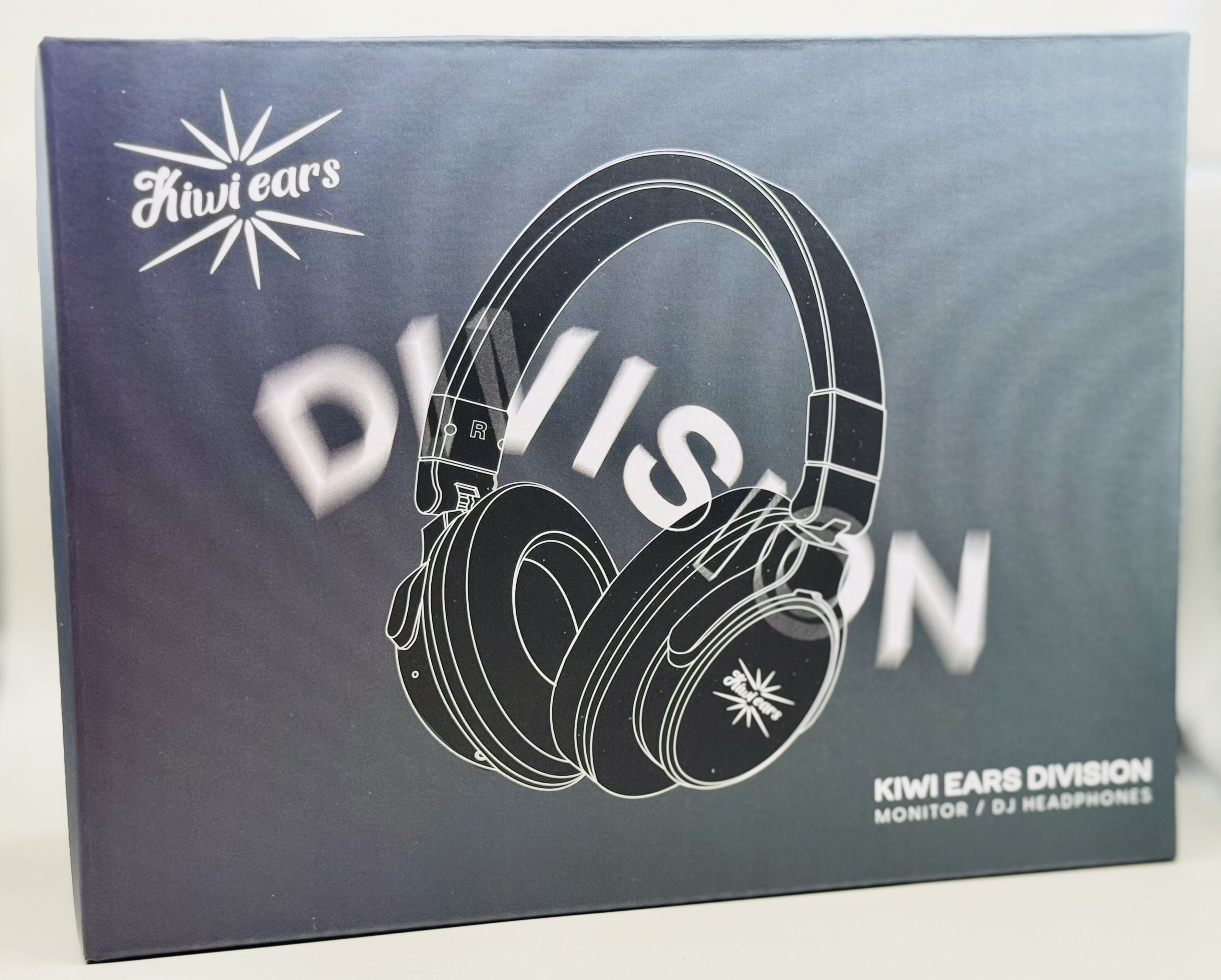 Kiwi Ears Divisionのレビュー｜ラルフ・ヒンクリー