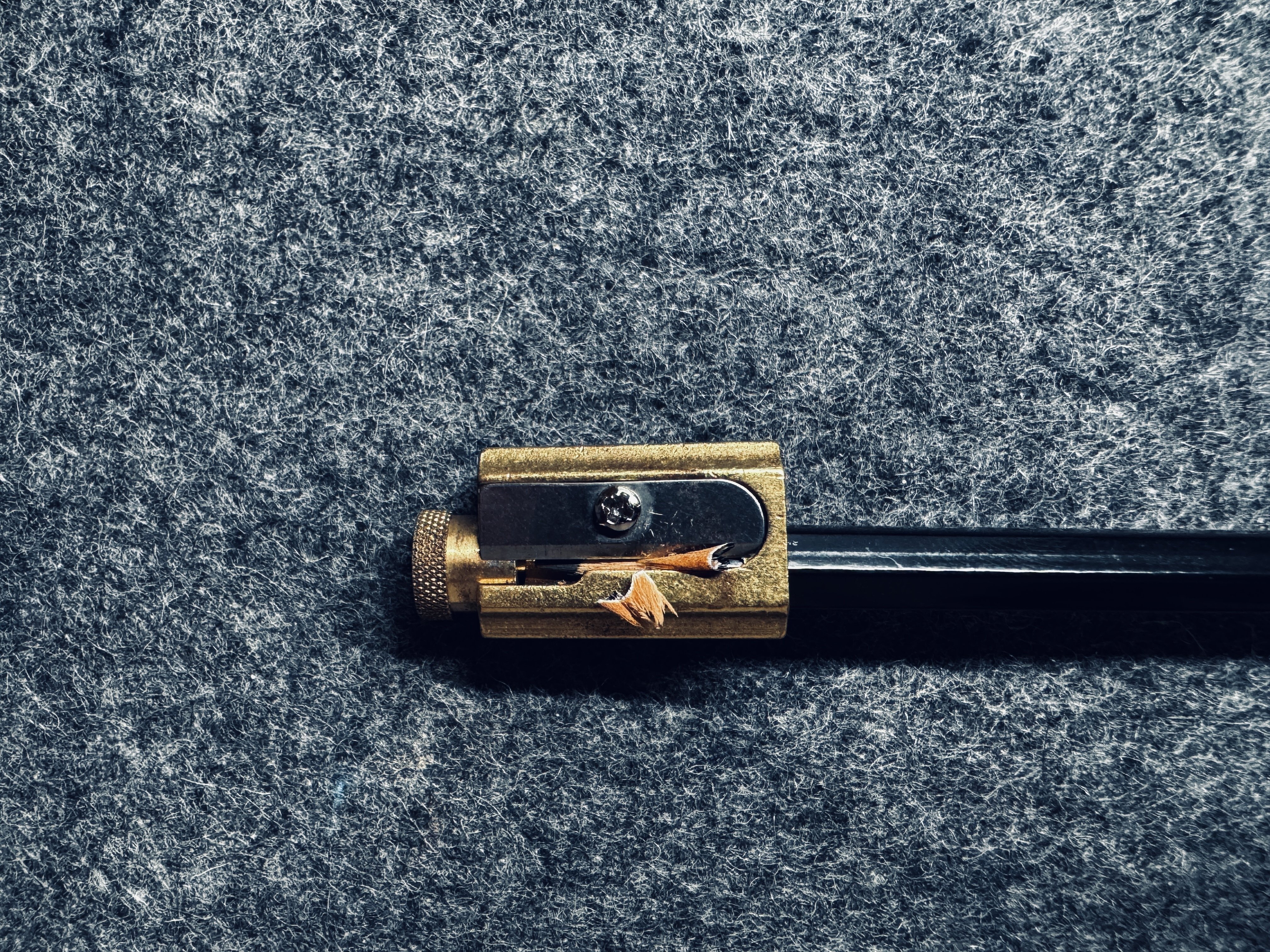 職人技が光る「一生ものの鉛筆削り」【DUXシャープナーVARIABEL】｜Kei