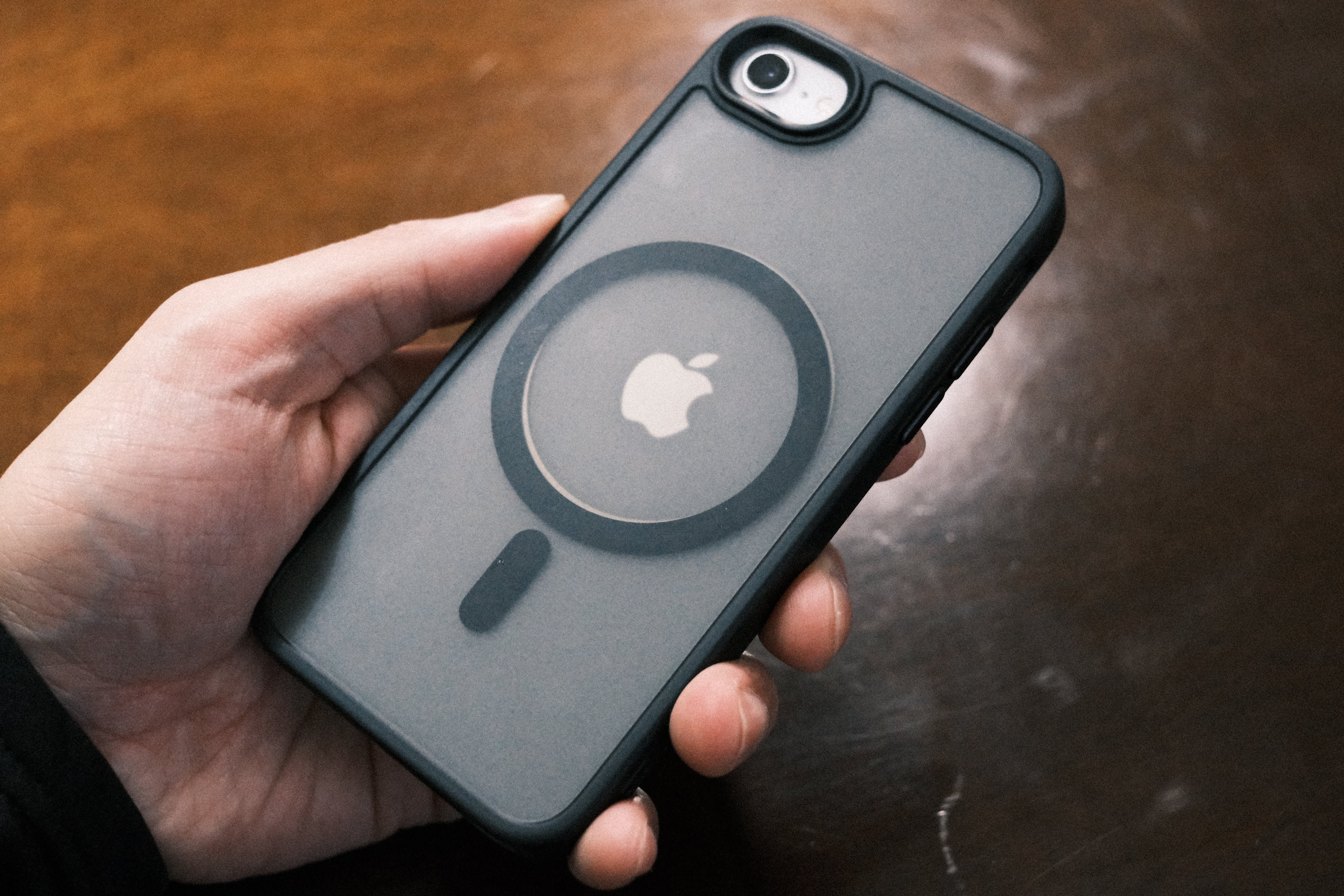 今更iPhone SE第2世代に乗り換えた報告(2024年12月)｜Ayano Nolan