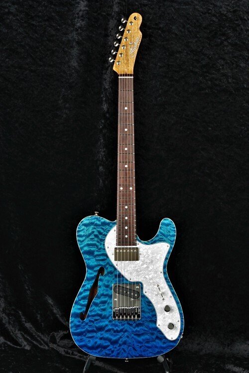 限りなく透明に近い、グラデーション・ブルー｜Freedom Custom