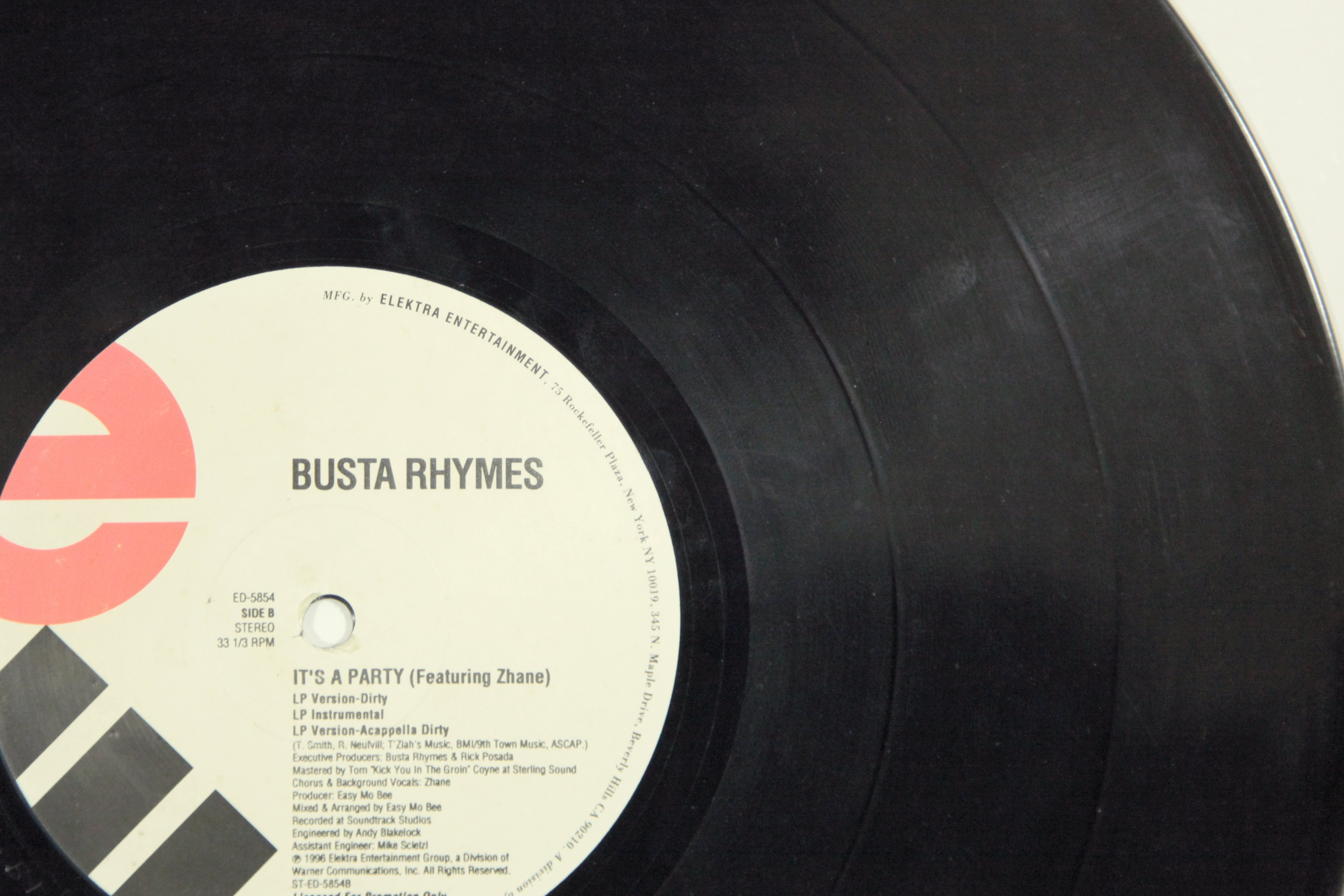 Partyも盛り上がらない溝の幅｜いしい