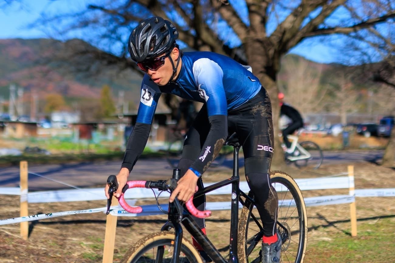 シクロクロスシーズン前にTEAM PRO シフター ブラック 第30回全日本自転車競技選手権大会シクロクロス｜野嵜然新