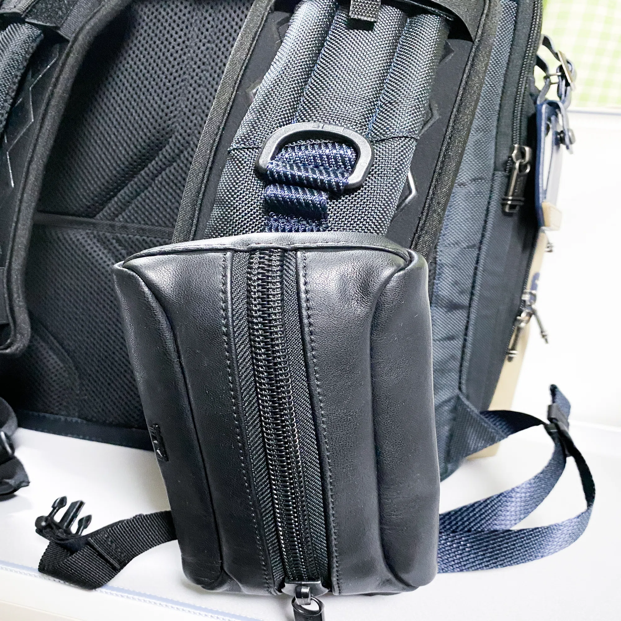 TUMI】 「スモール・モジュラー・ポーチ」レビュー 【バックパックに 