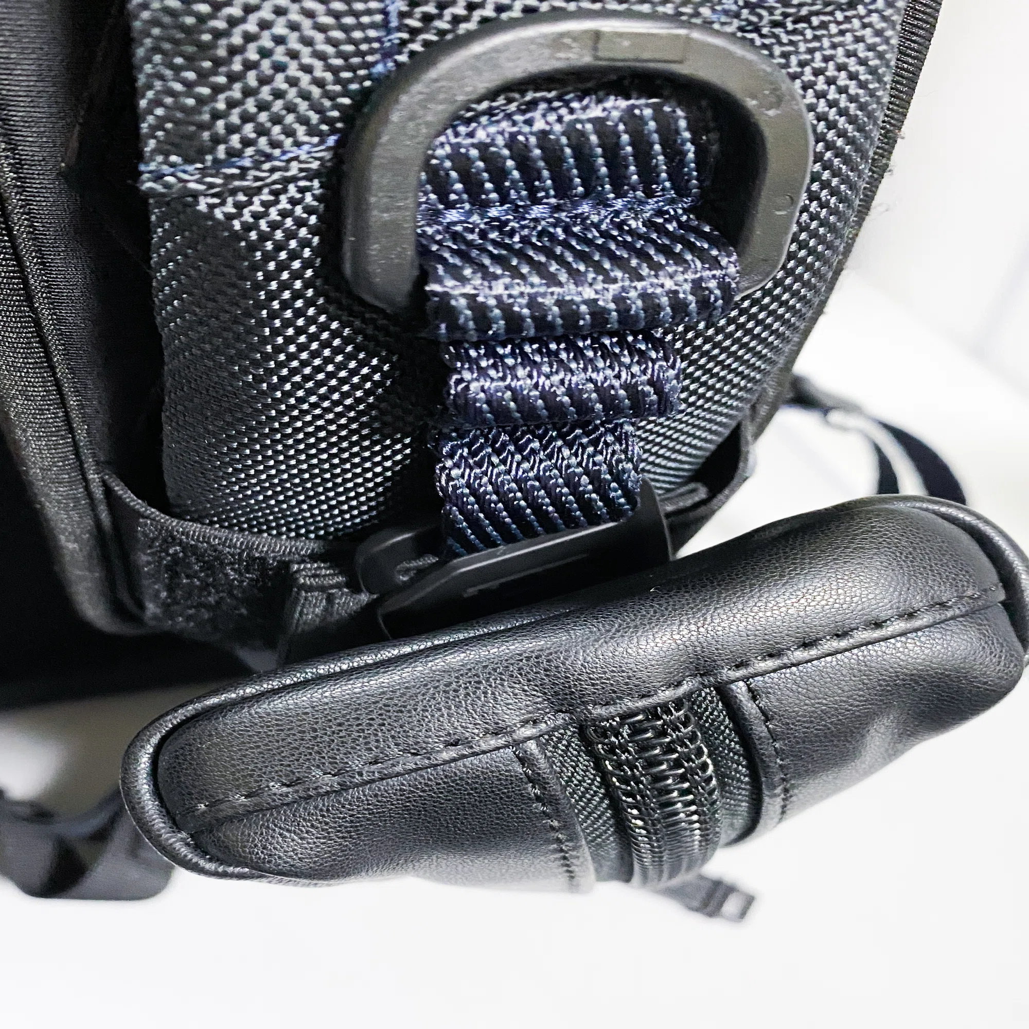 TUMI】 「スモール・モジュラー・ポーチ」レビュー 【バックパックに 