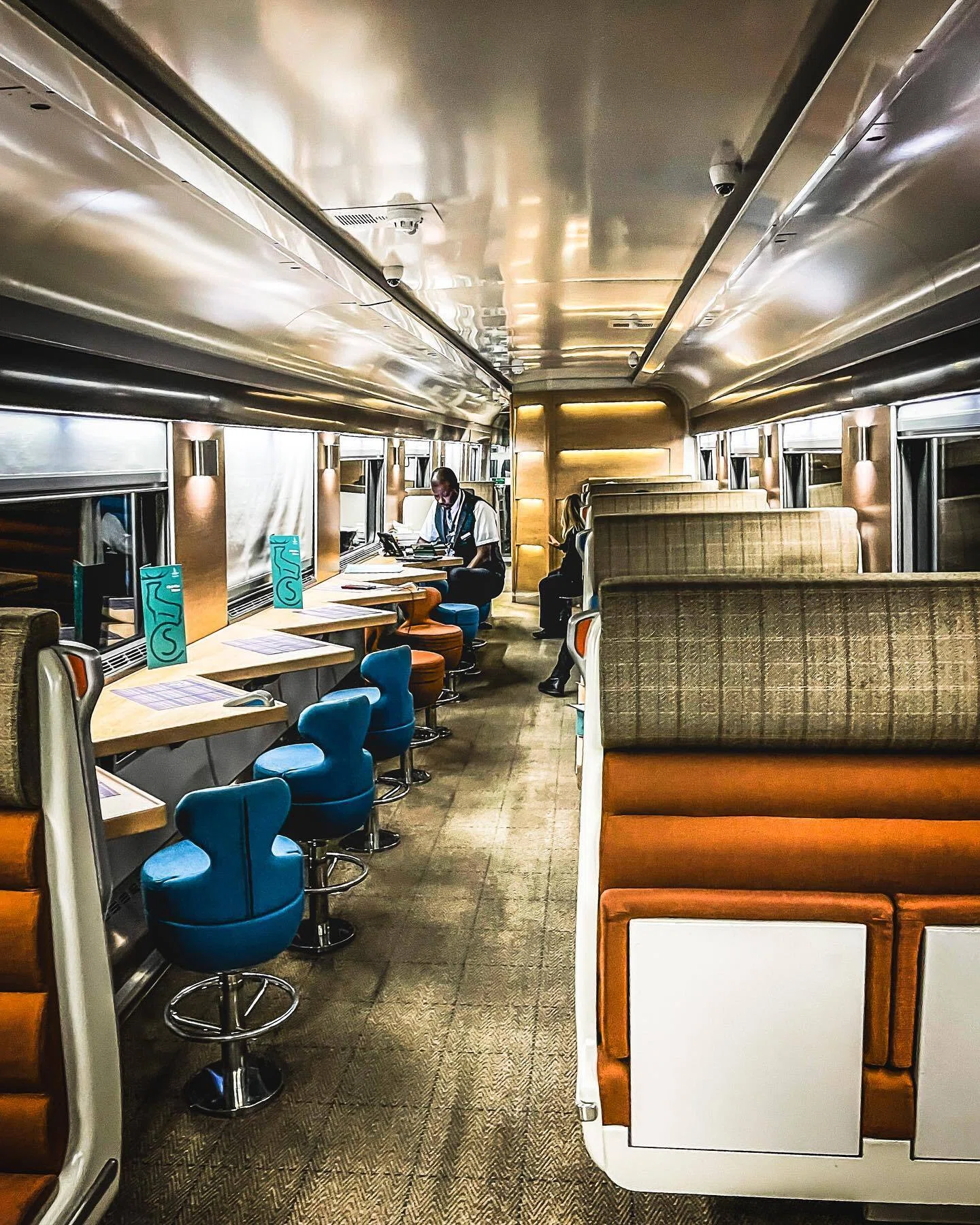 夜行列車カレドニアンスリーパーに乗って「夜行列車の意味」を再 夜行列車カレドニアンスリーパーに乗って「夜行列車の意味」を再