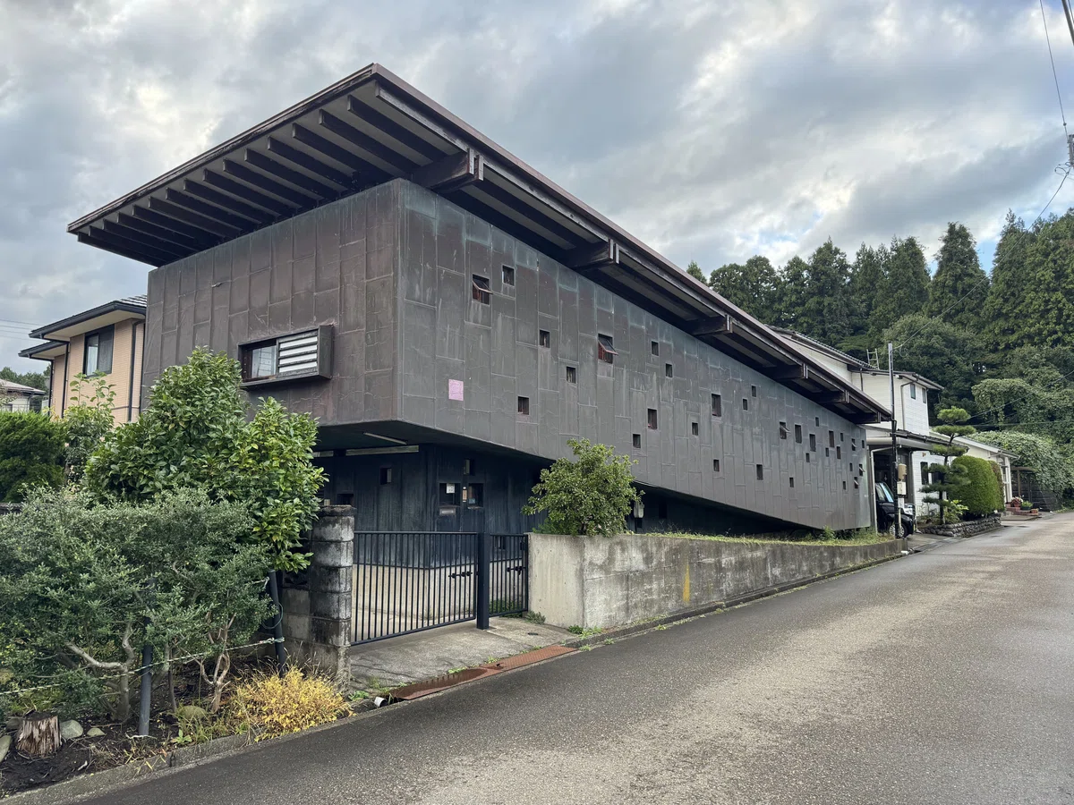 建築】