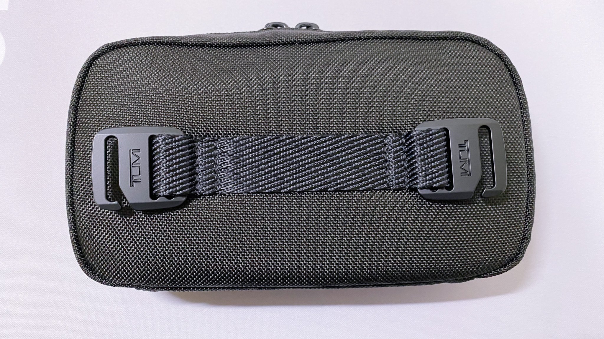 TUMI】 「ジップ・アラウンド・ケース」レビュー 【汎用ポーチ