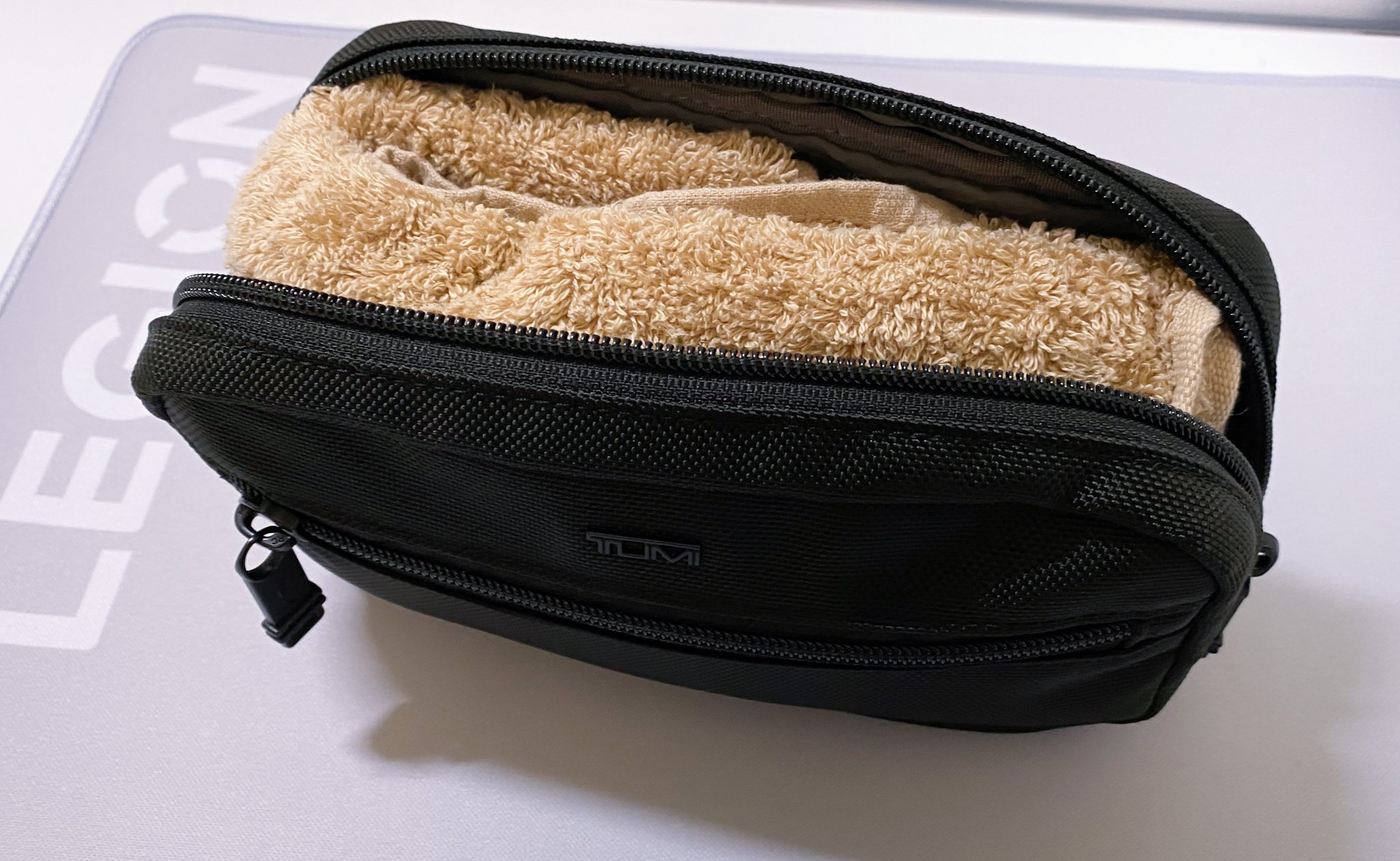 TUMI】 「ジップ・アラウンド・ケース」レビュー 【汎用ポーチ