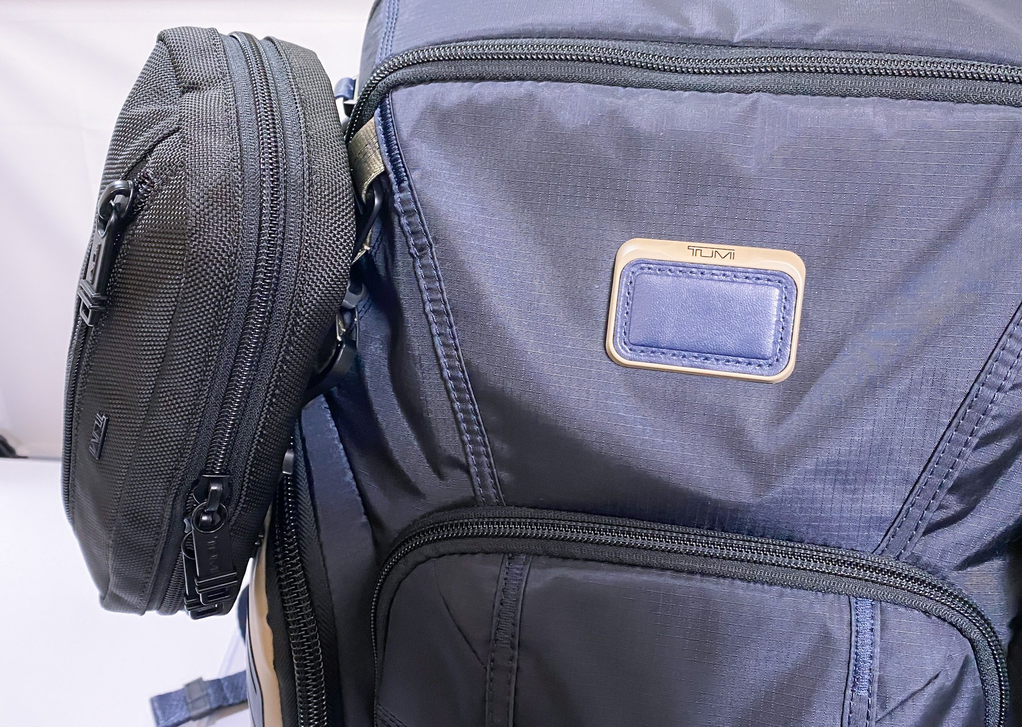 TUMI】 「ジップ・アラウンド・ケース」レビュー 【汎用ポーチ