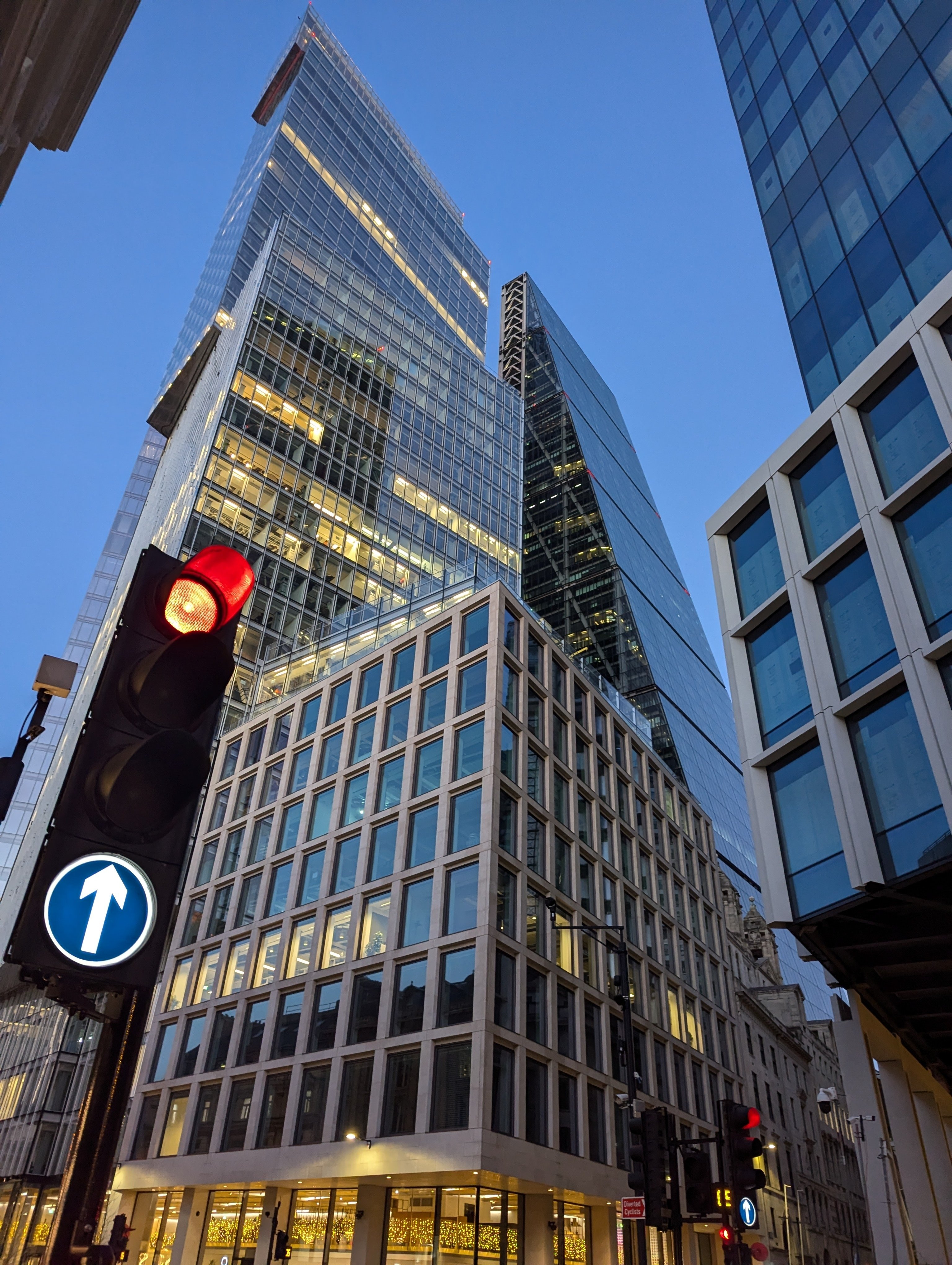 空間的分業 イギリス経済社会のリストラクチャリング(古今書院) 空間的分業 イギリス経済社会のリストラクチャリング(古今書院)
