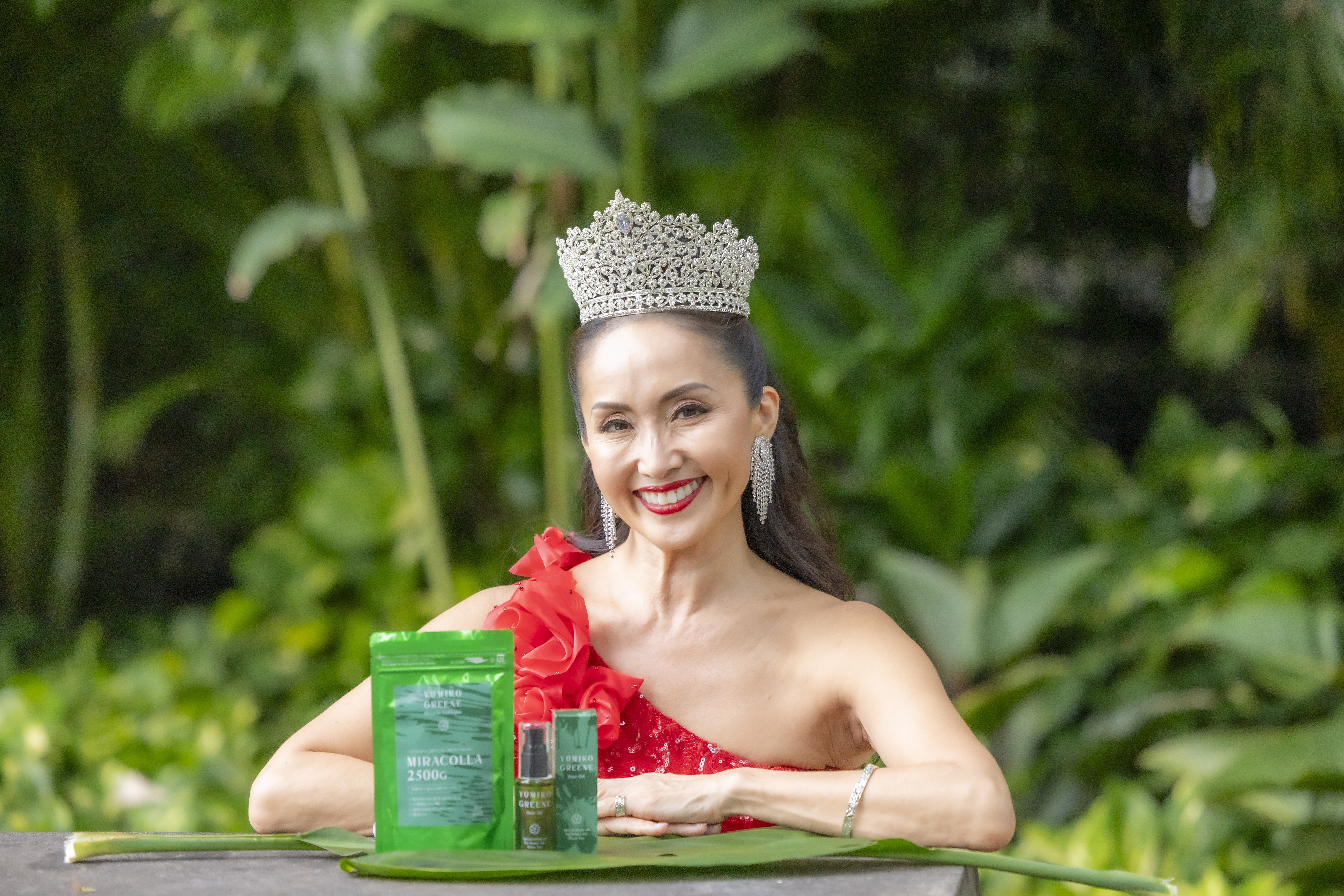 ハワイ在住30年】55歳のプロフラダンサーが美容製品をプロデュース