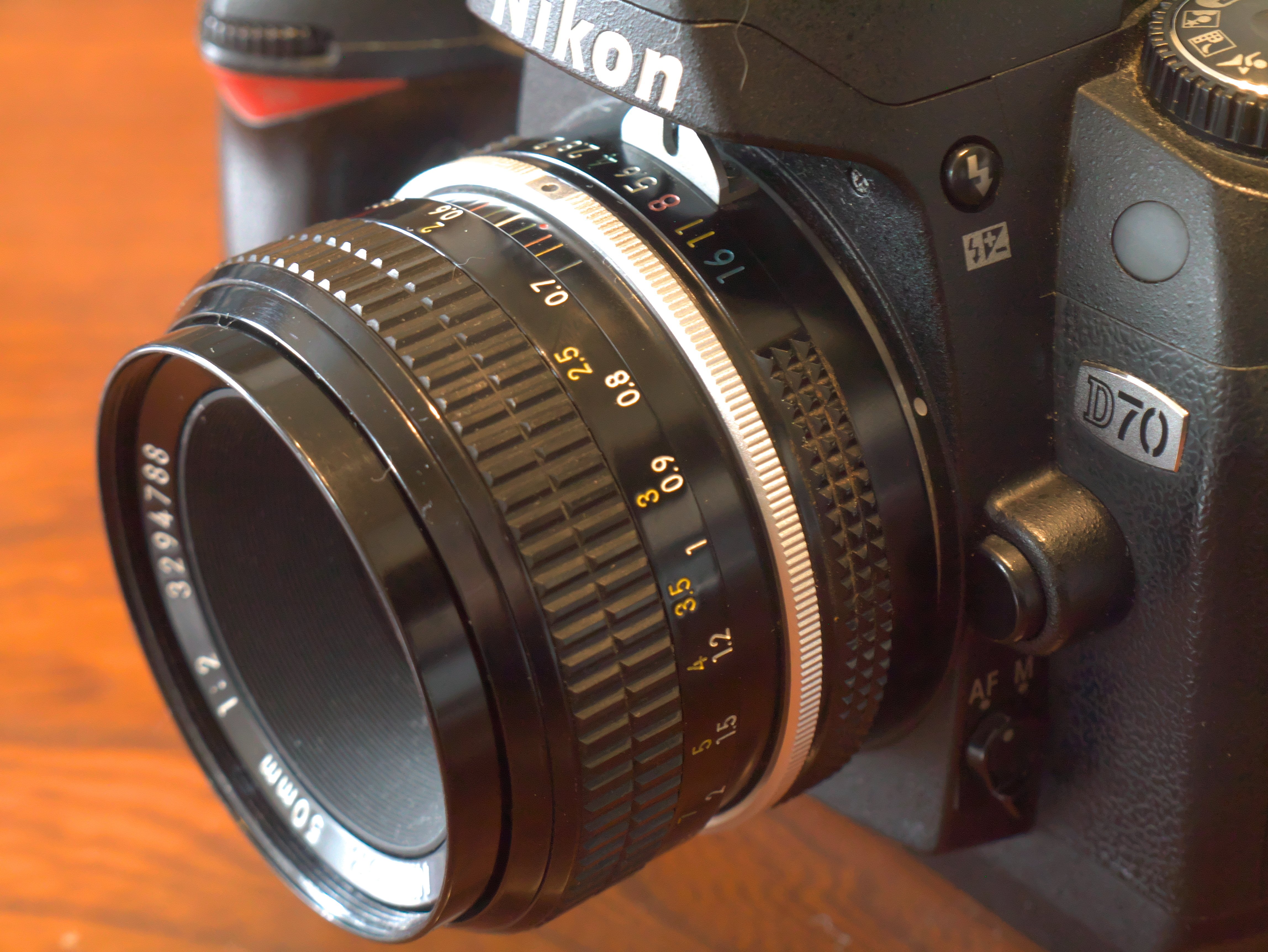 Nikon D70 一眼レフ 81SPEU+PduL._AC_UF894,