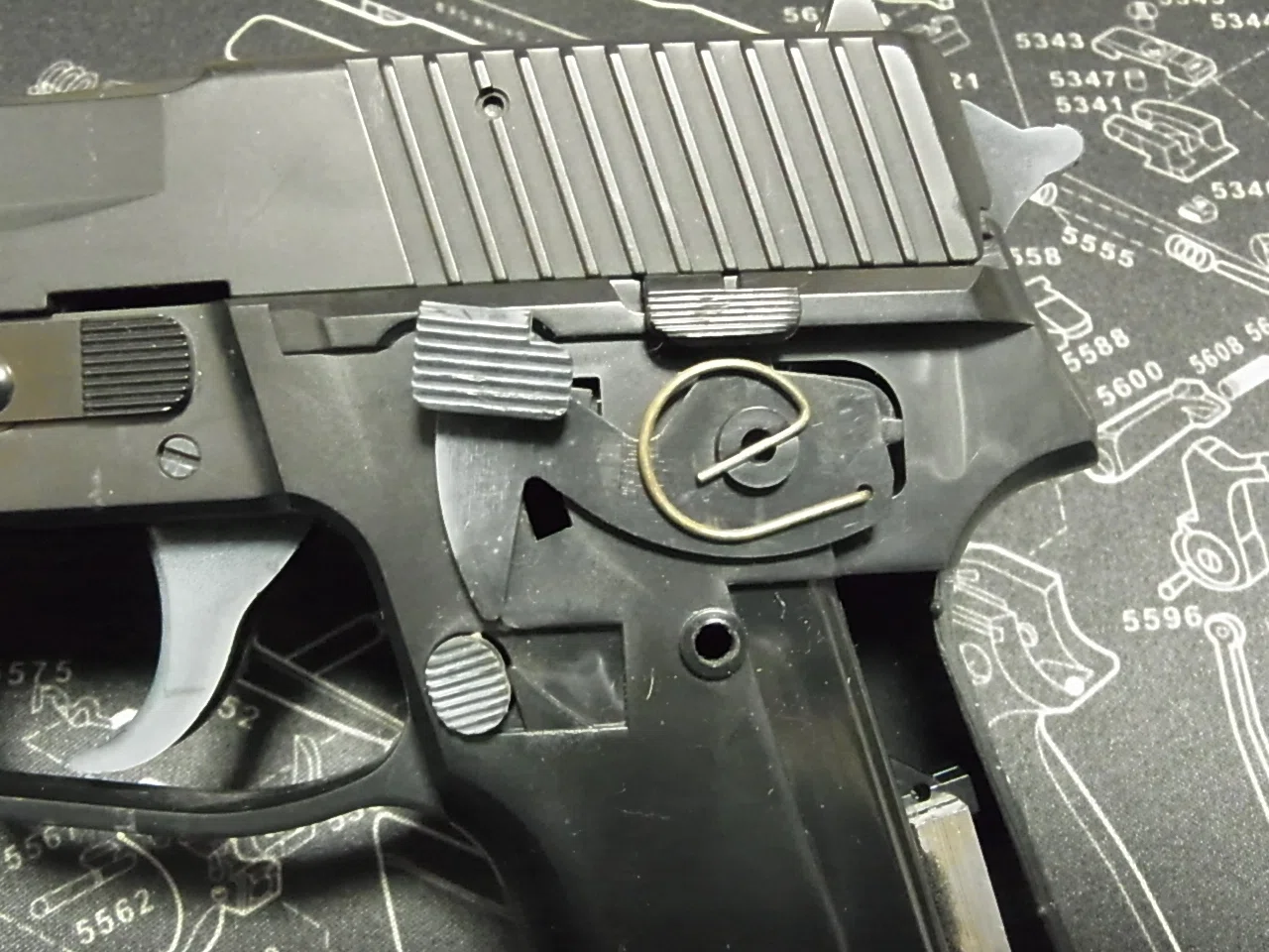 懐かしのトイガン 分解note その4 マルイ SIG P228 エアコッキング