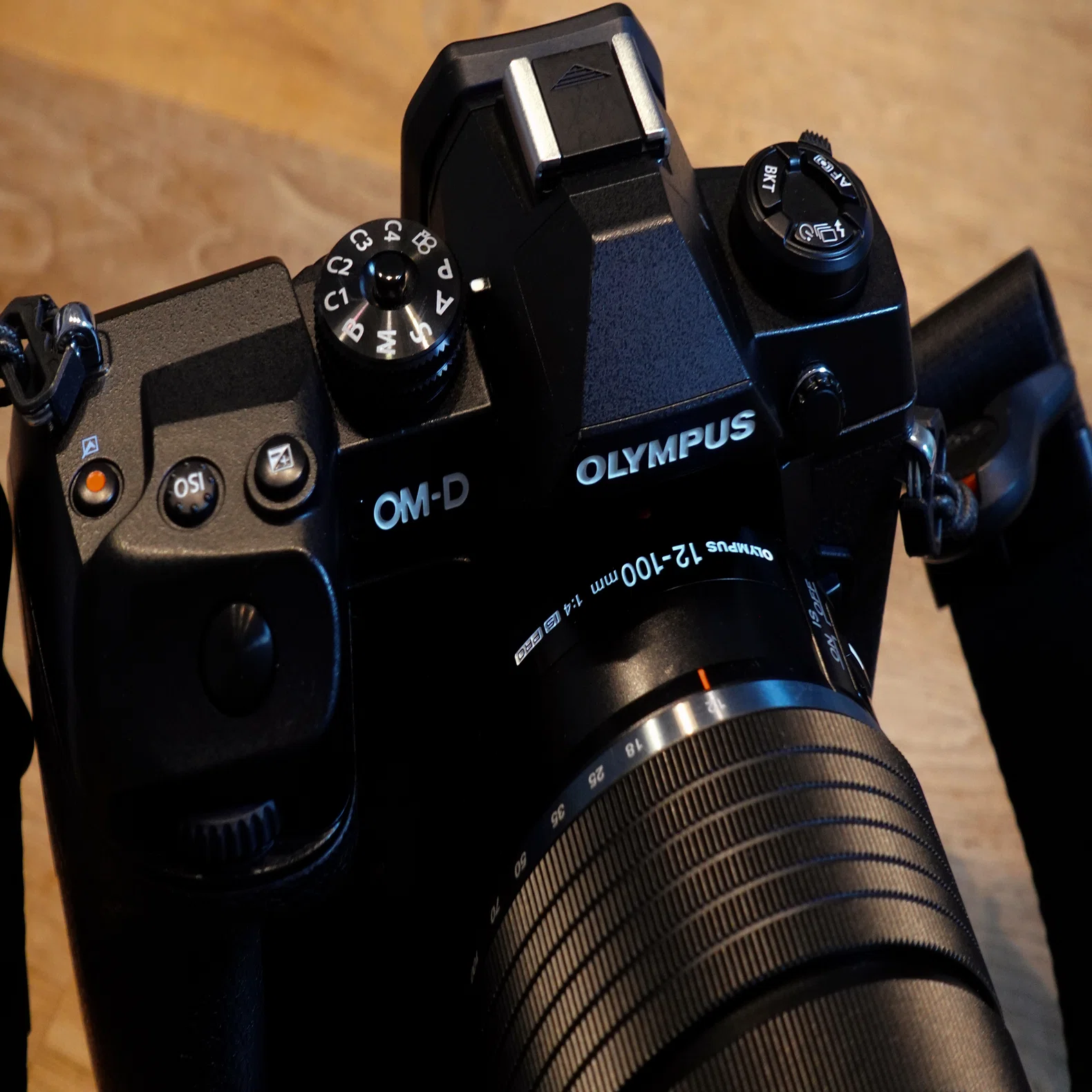 OLYMPUS OM-D E-M1X というカメラについて｜クロヨシ