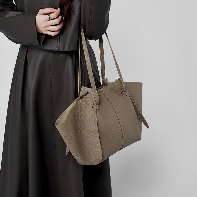 40・50代向け♡普段に使いやすいカジュアル本革バッグおすすめ｜ninicolle