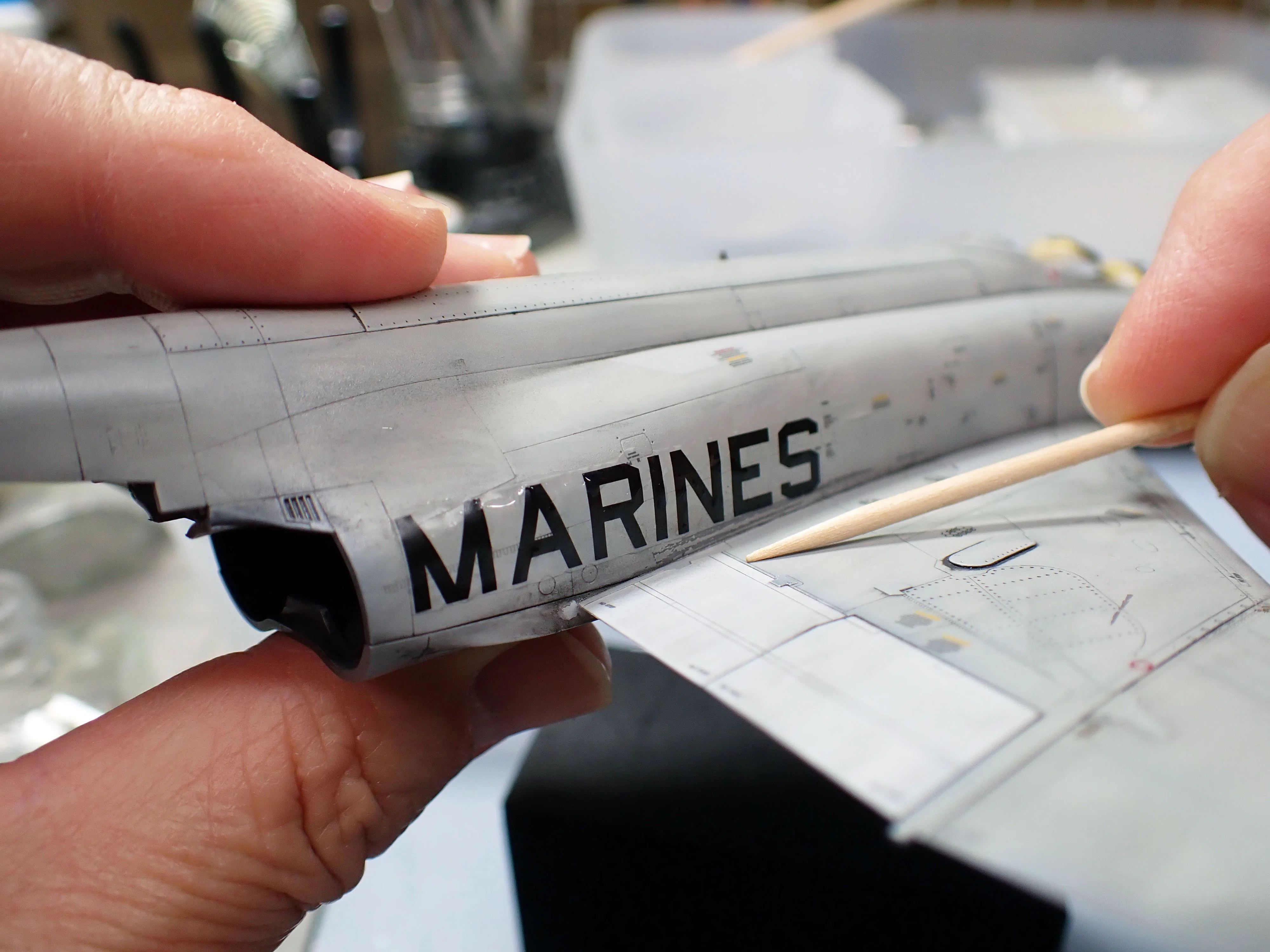水転写式デカールが終わらない：飛行機プラモ 1/72 F-4J ファントム